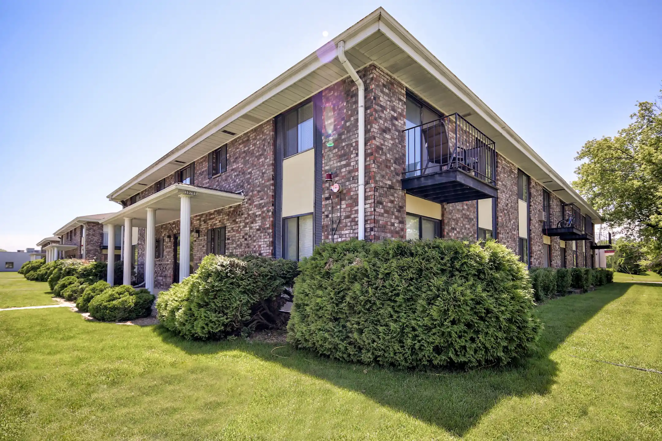 Village Garden Apartments Apartments Hales Corners, WI 53130