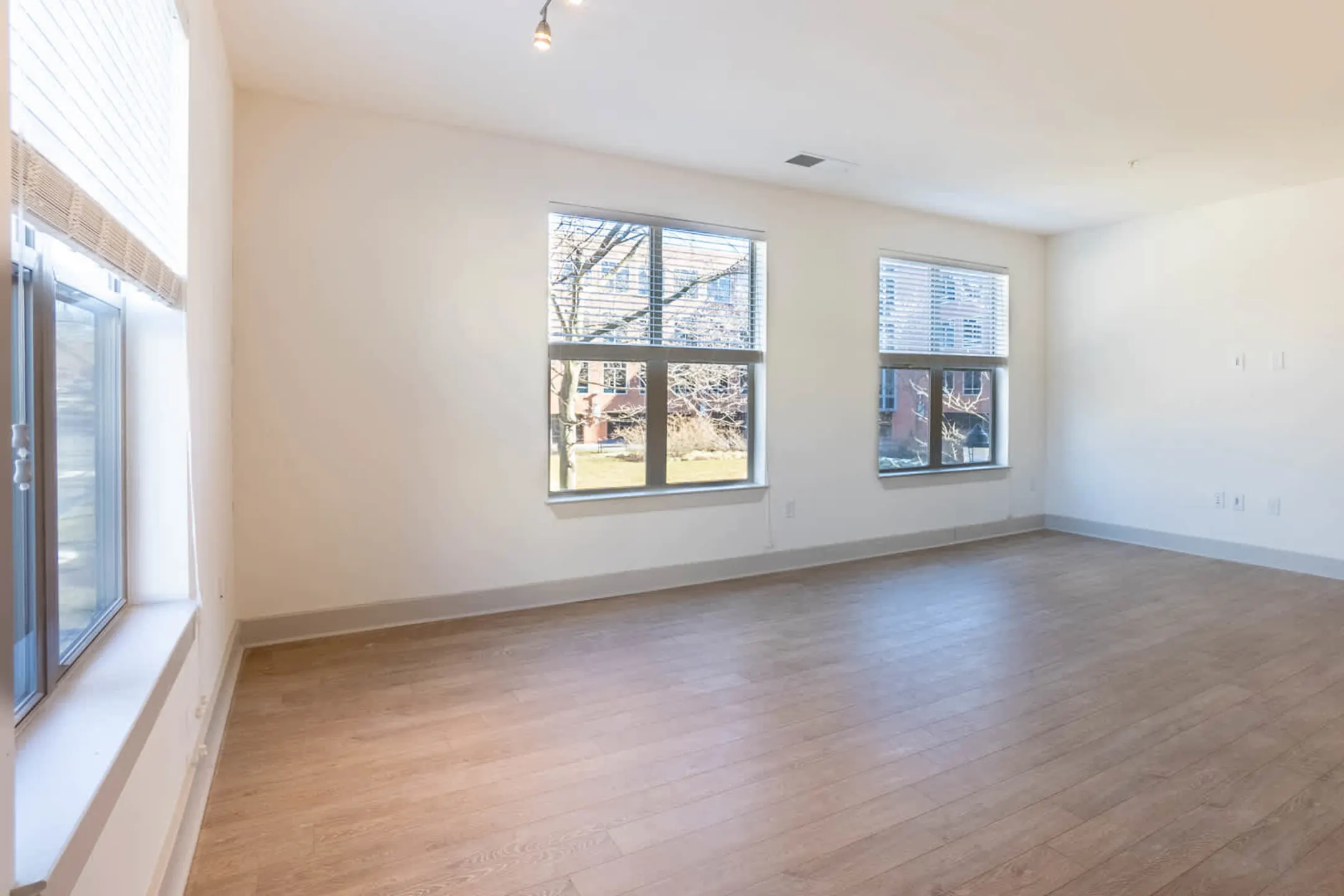 Axis at Shady Grove Apartments 9305 Corporate Blvd Rockville, MD