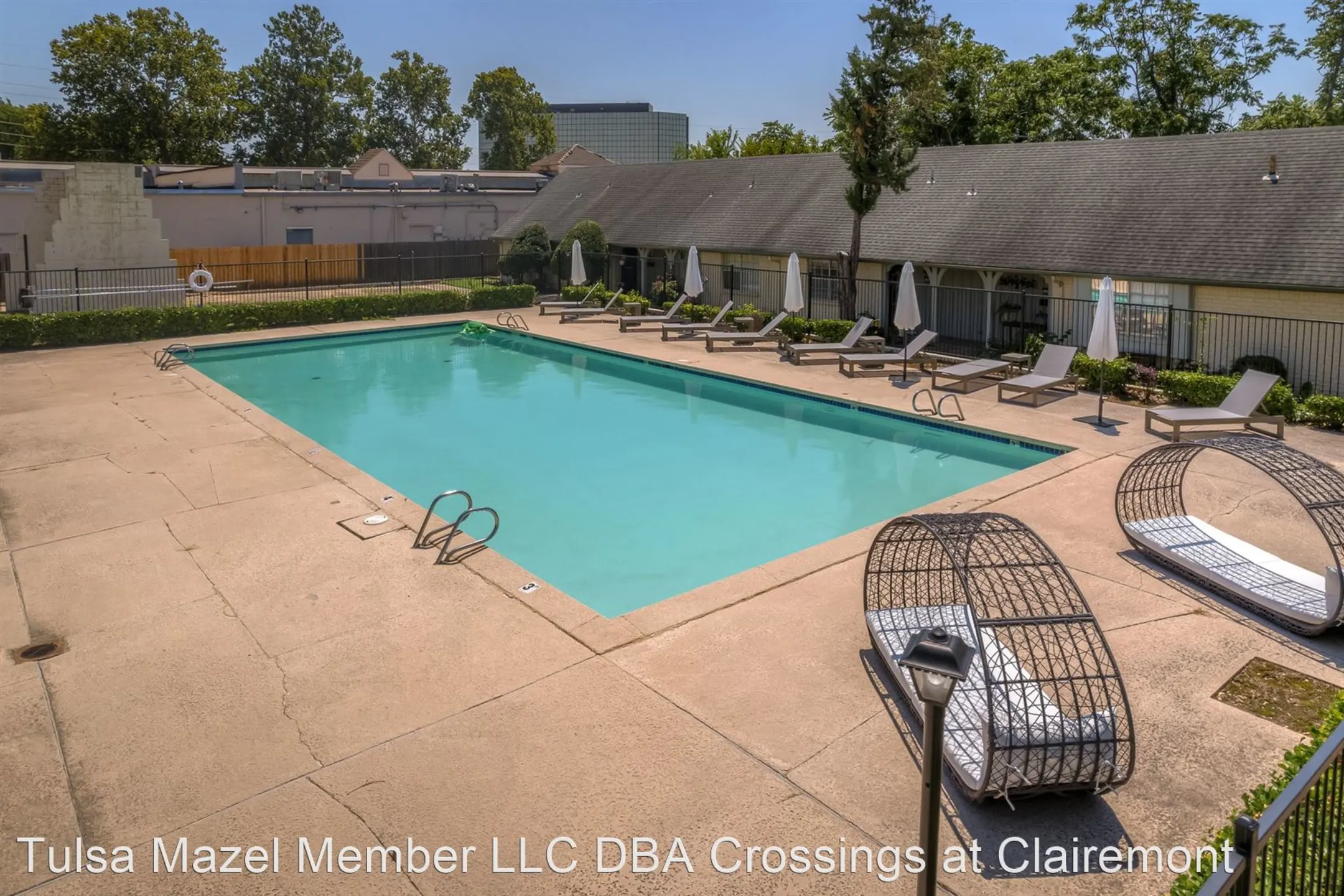 Pool - Crossings at Clairemont - Tulsa, OK