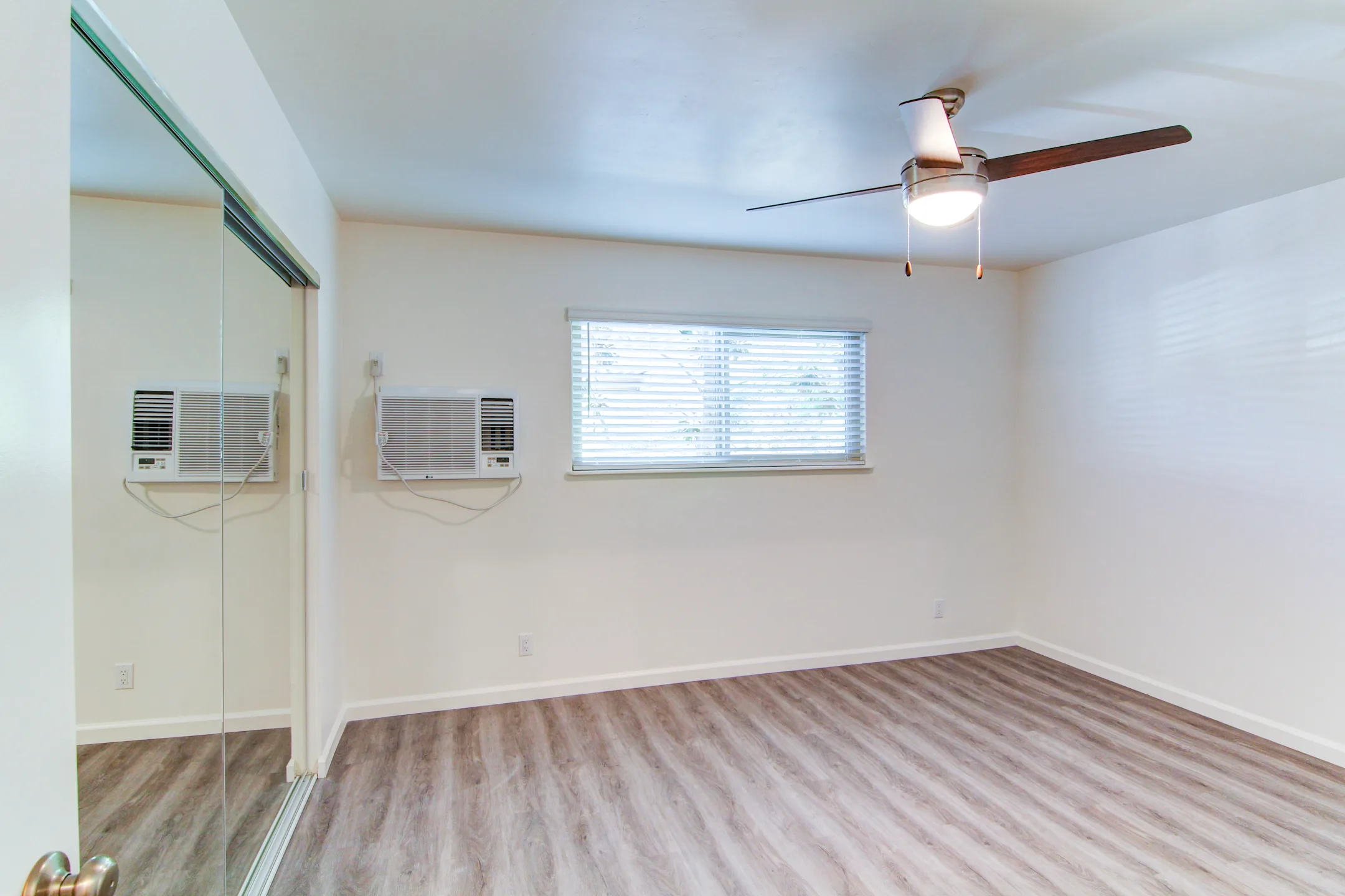 La Jolla View Apartments San Diego, CA 92122