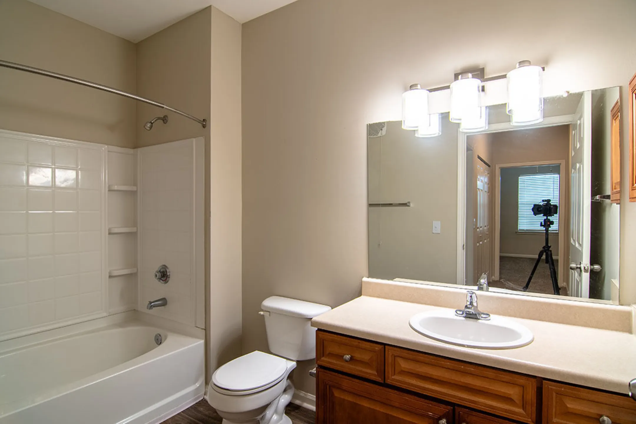 Houston Lake Apartment Community Apartments Kathleen, GA 31047