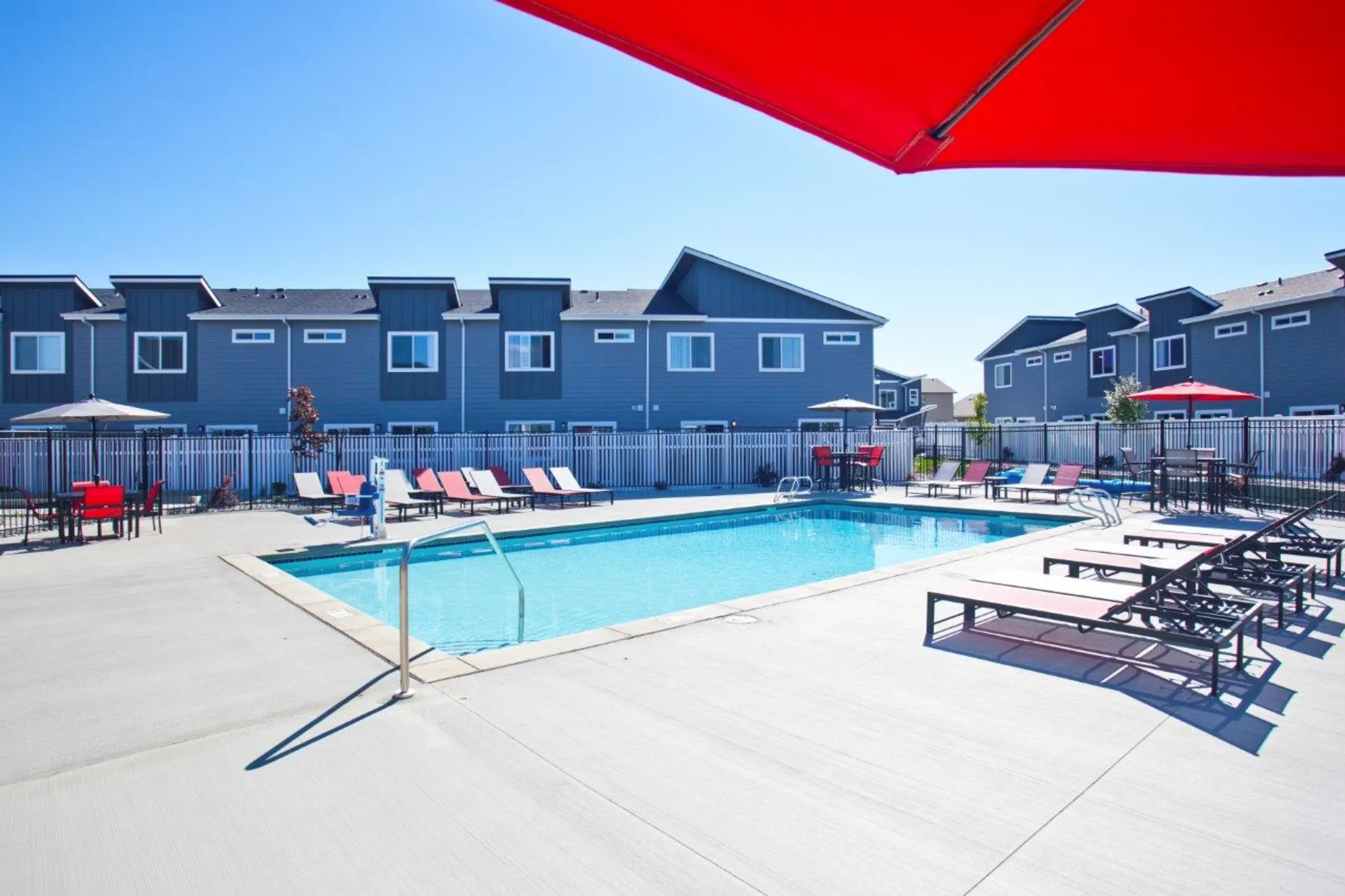 Prairie Pointe Apartments and Townhomes 1586 W Switchgrass Ln Coeur