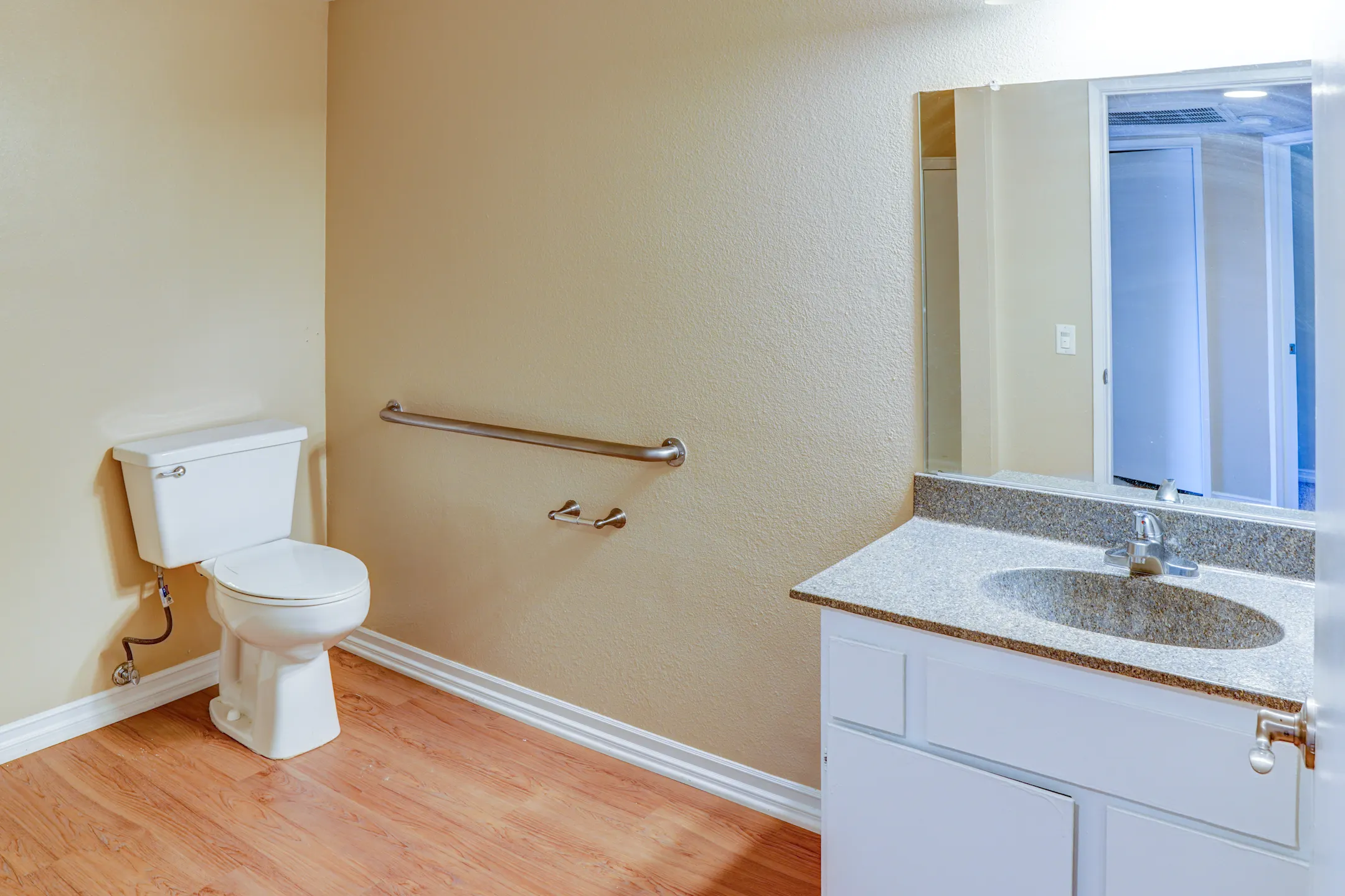 The Arches at Regional Center West 570 Knollview Ct Palmdale, CA