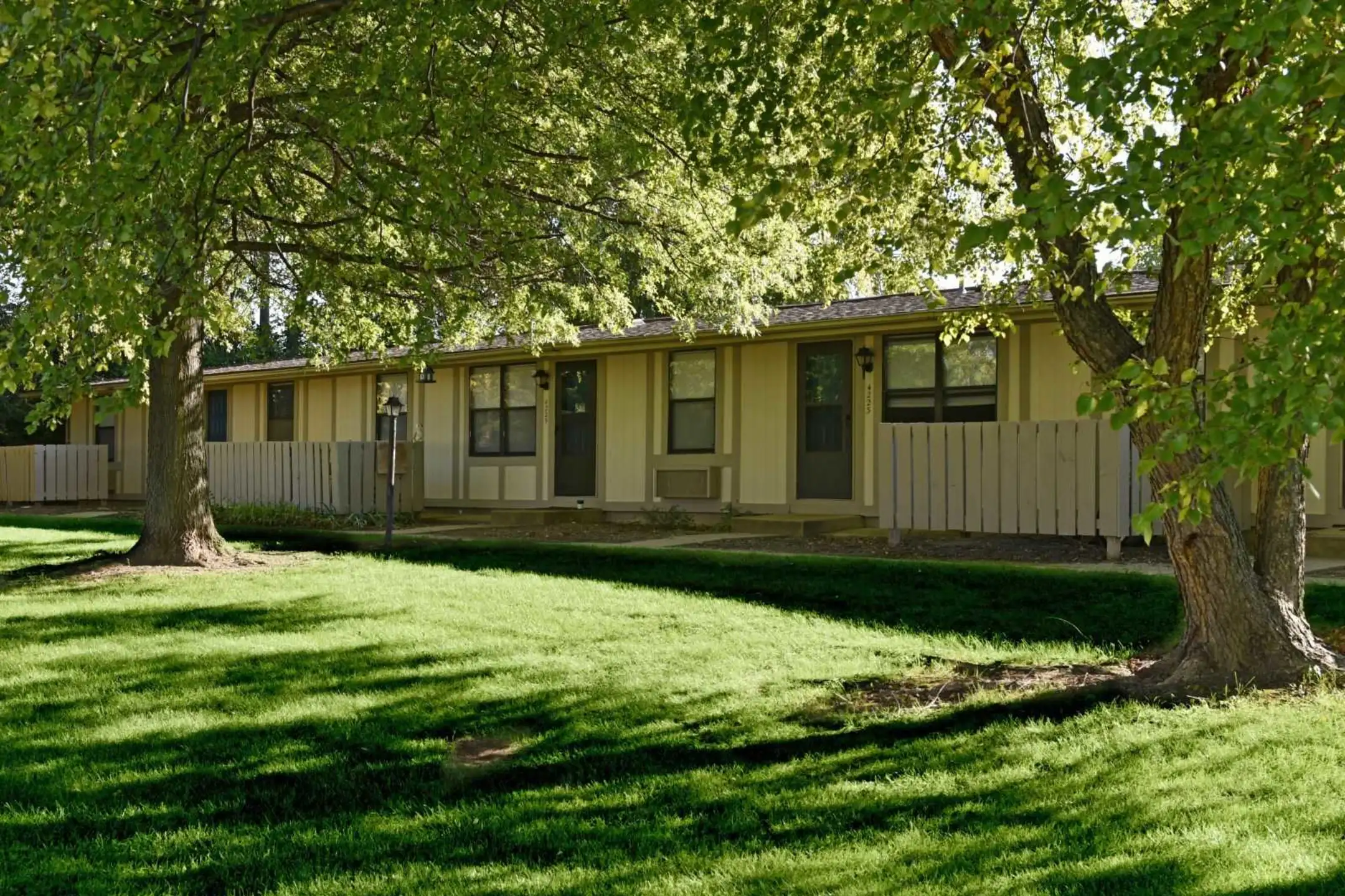 Camellia Court Apartments Dayton OH 45424