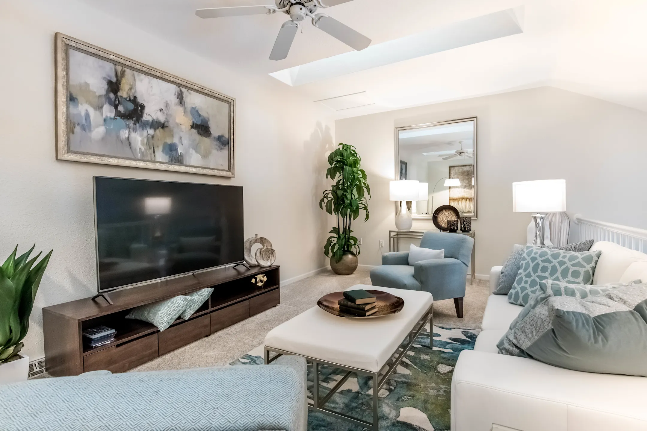 Canterbury Crossing Luxury Apartment Homes Apartments Pewaukee, WI 53072