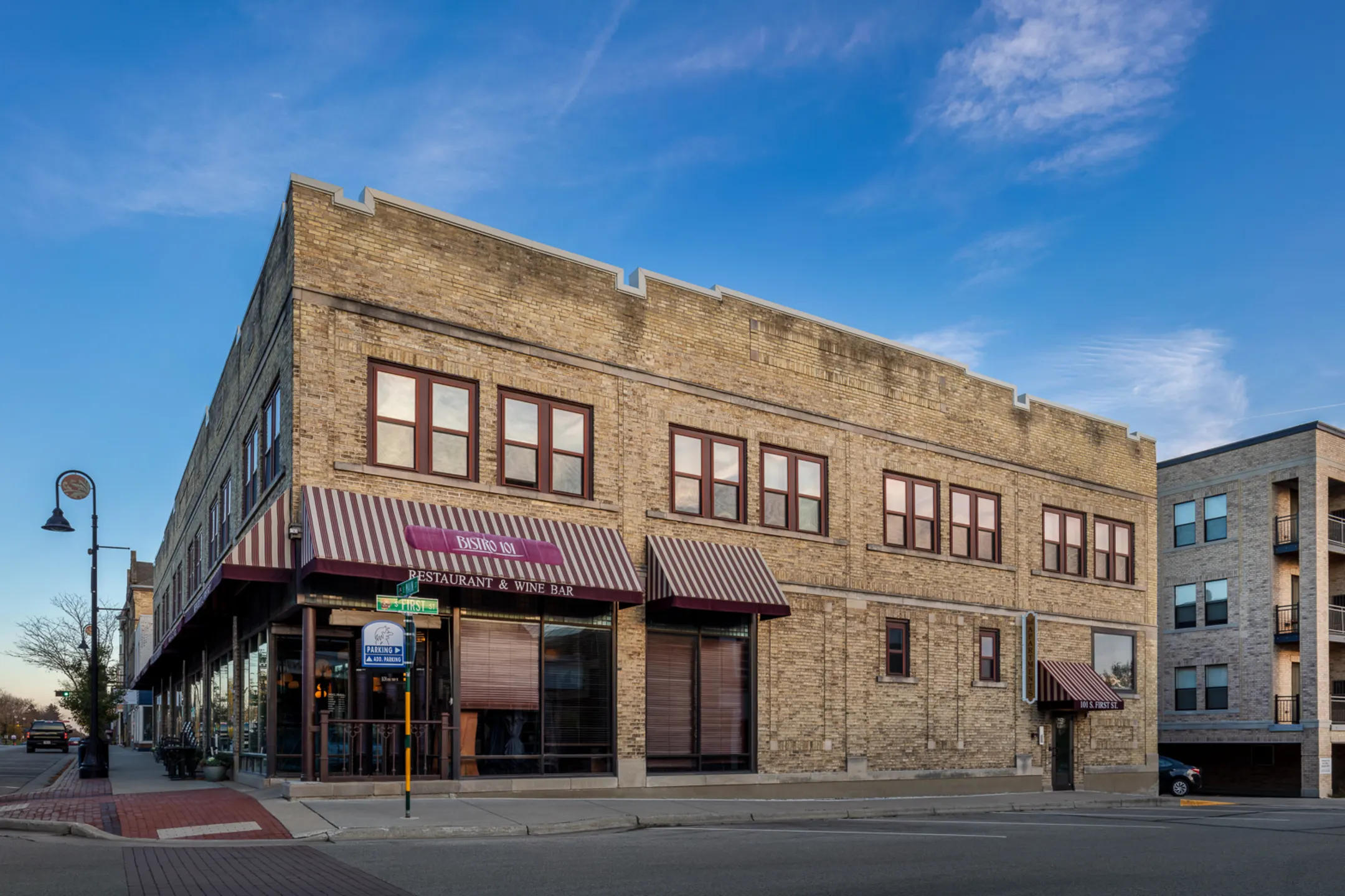 Hoff Mall Apartments Apartments - Mount Horeb, WI 53572