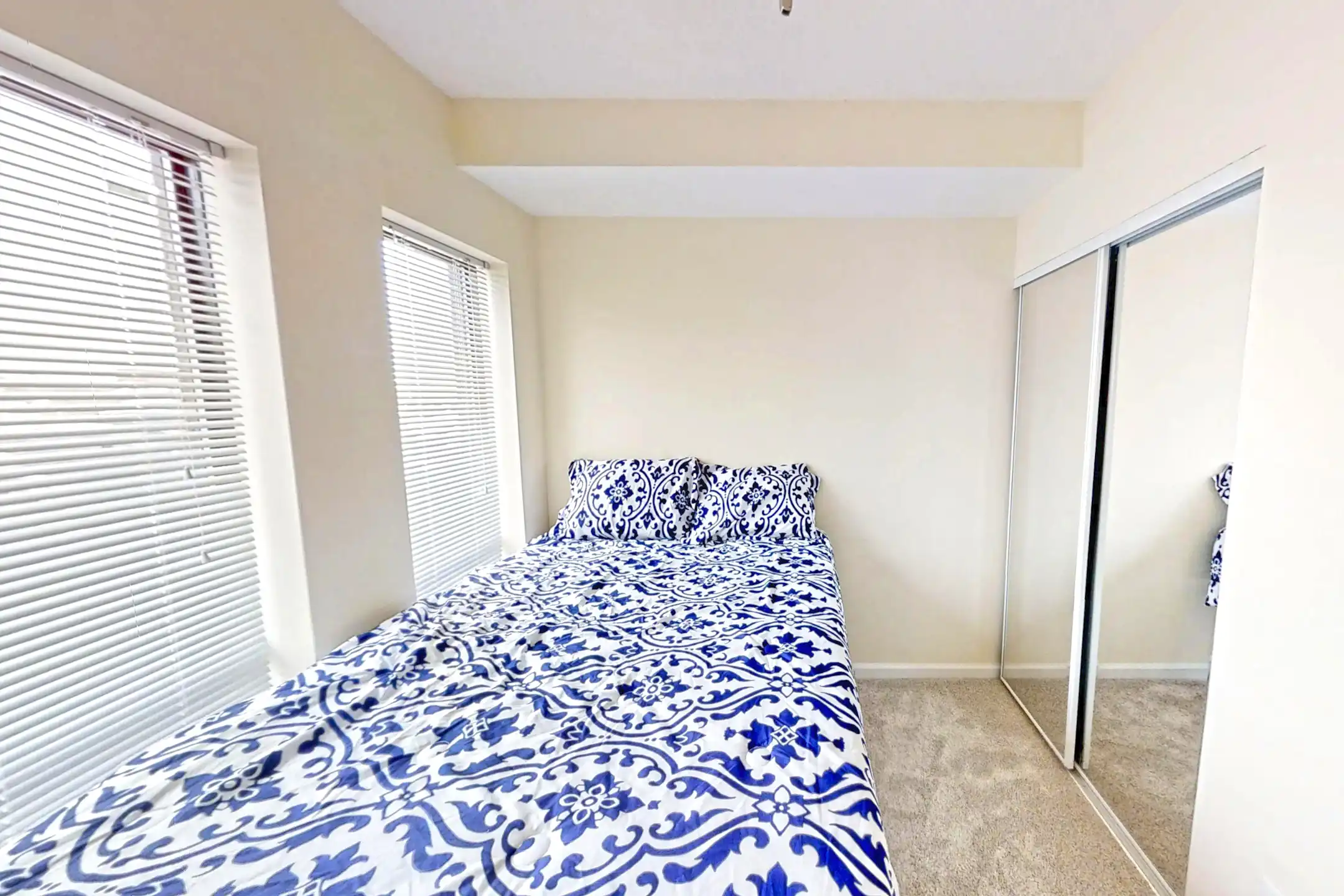 Bedroom - Skylight Court - Champaign, IL