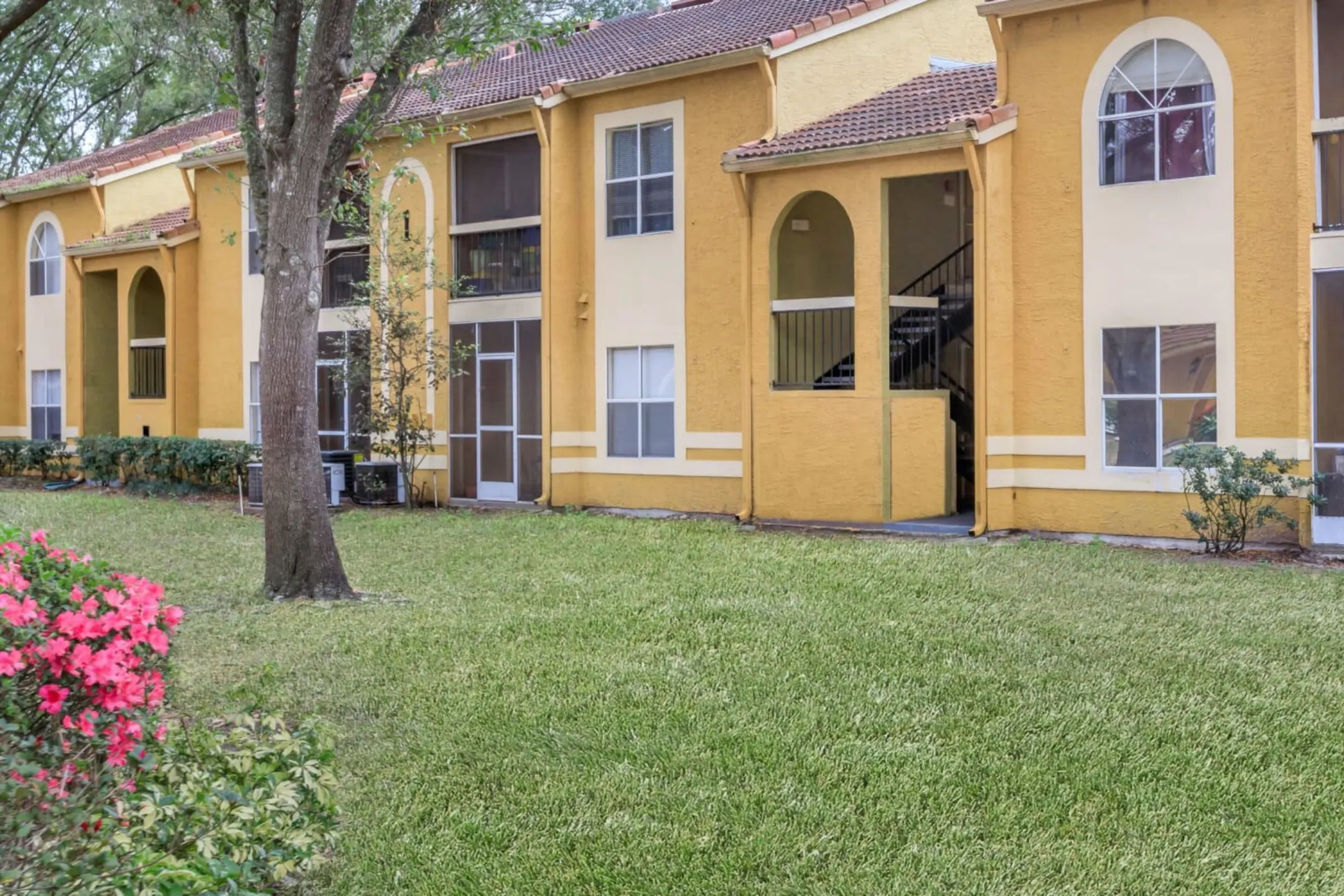 Building - Images Apartments - Kissimmee, FL