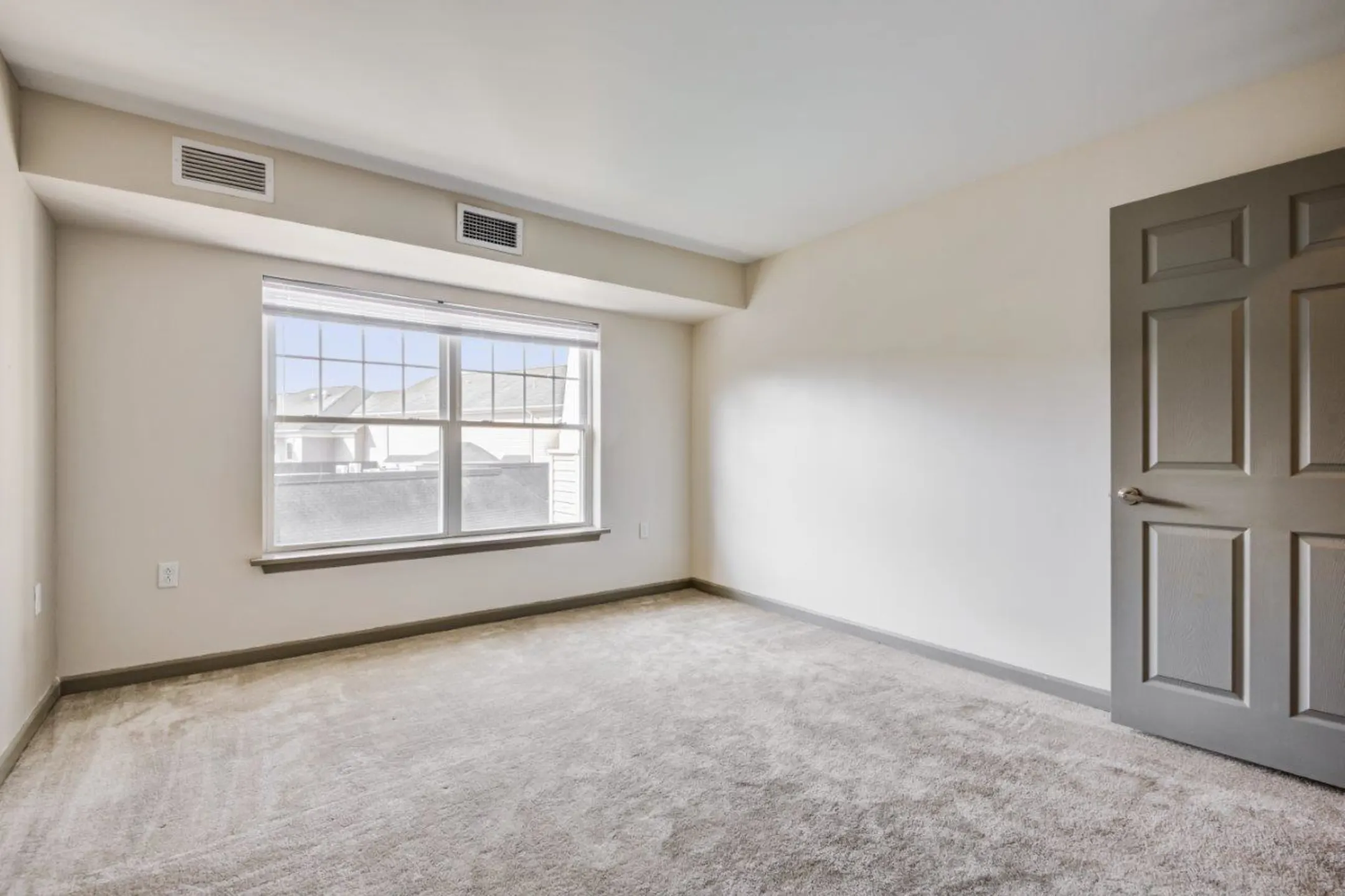 Living Room - Greenwood Cove - Rochester, NY