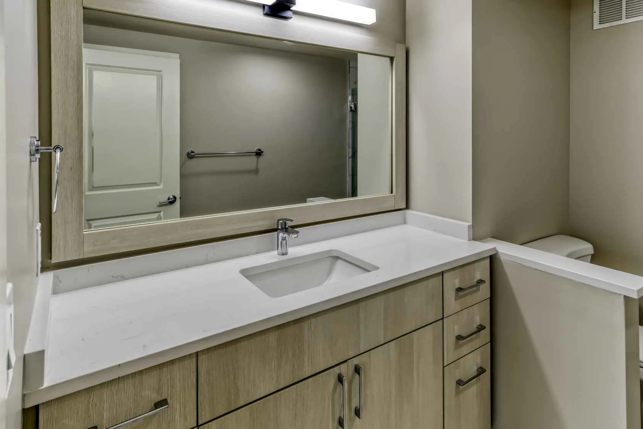 Bathroom - The Sterling Apartment Homes - Philadelphia, PA