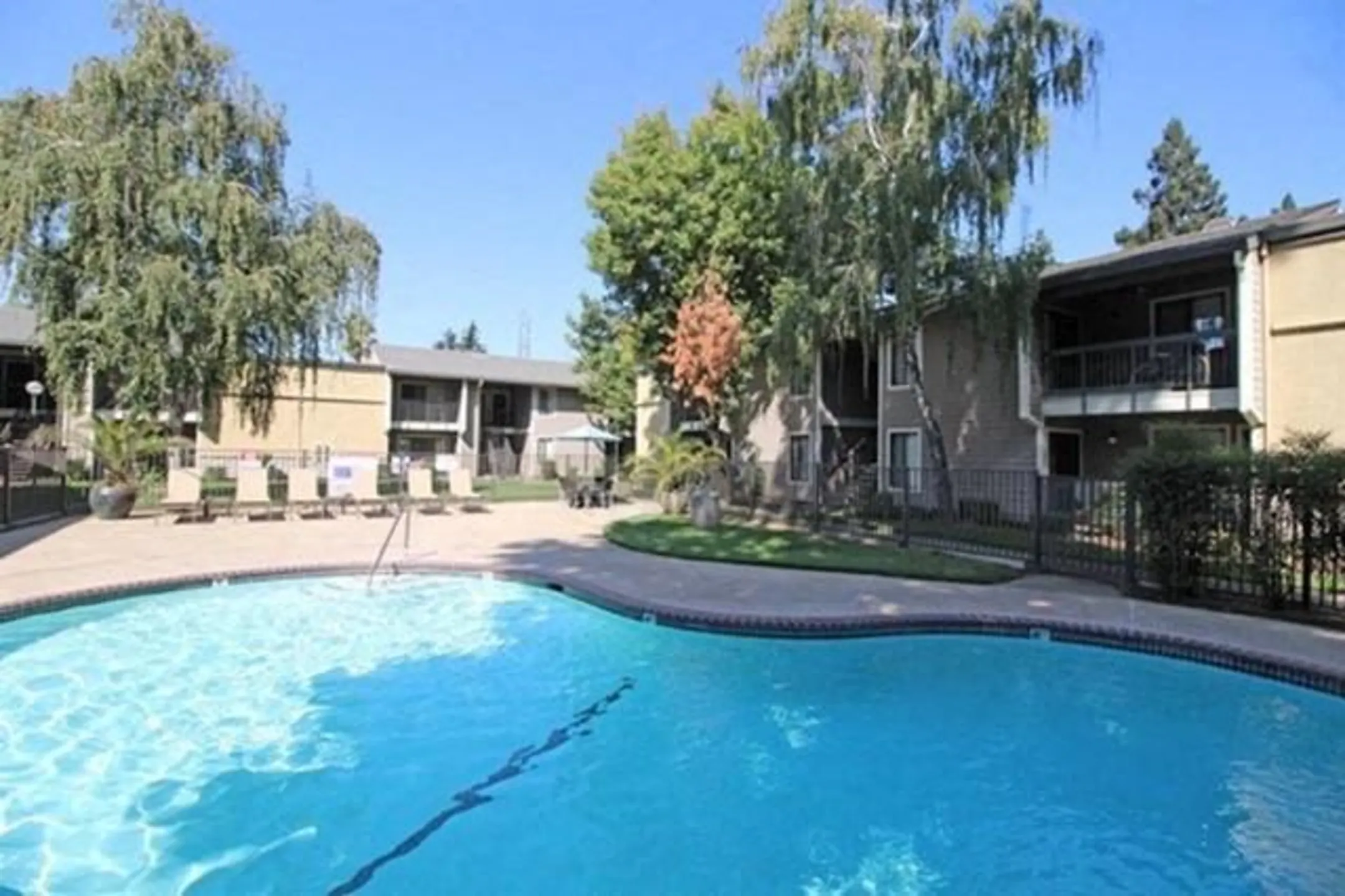 Apartments Near La Riviera Sacramento