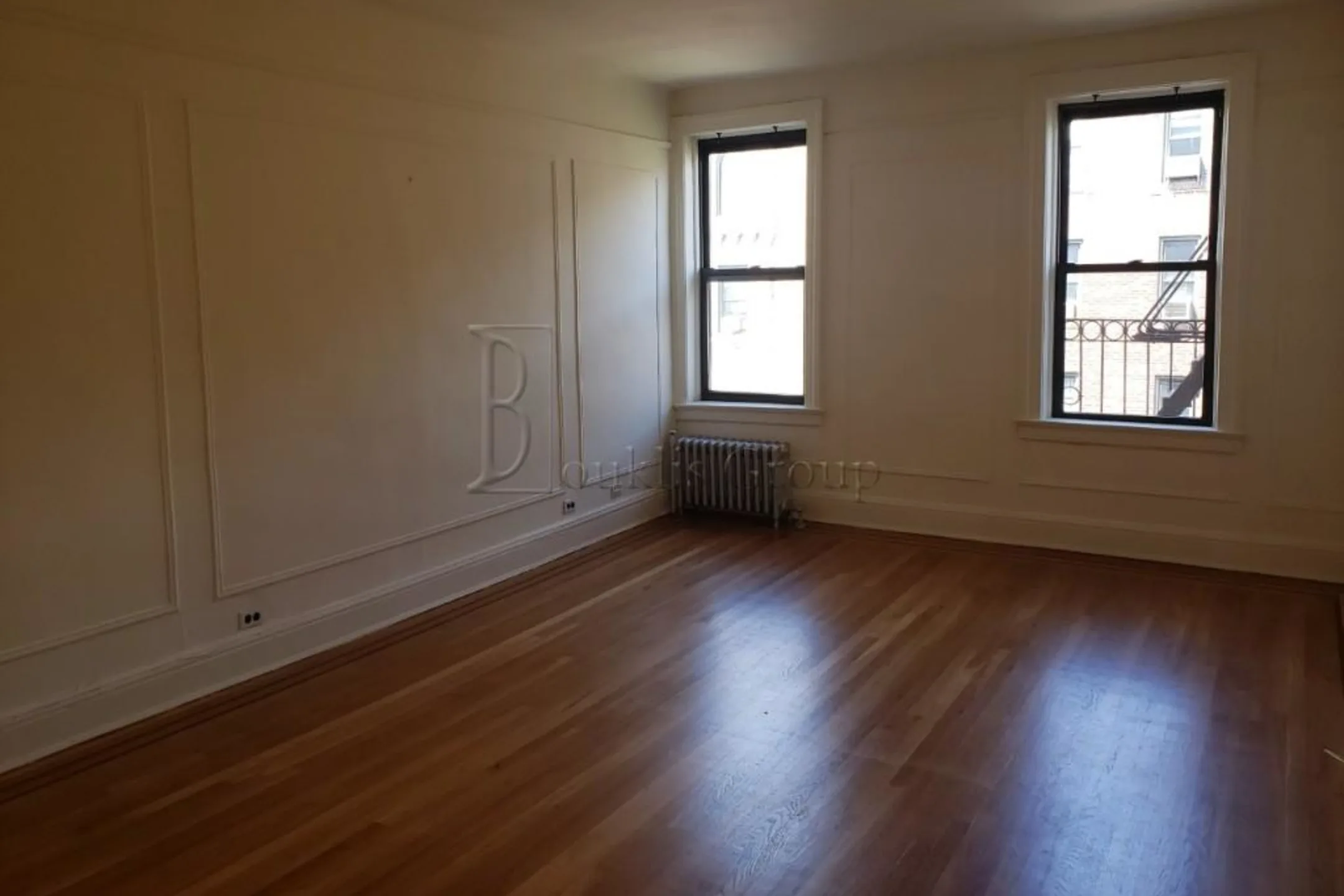 3061 34th St Unit 2F  