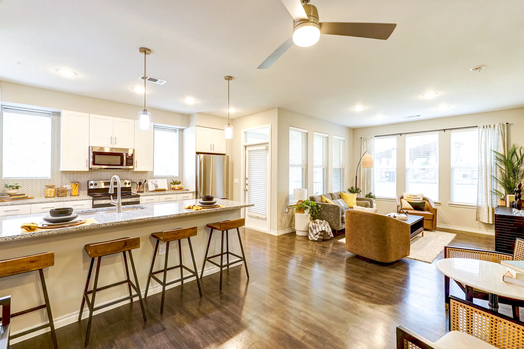 The Ovilla at Legacy Square 241 N Overlook Drive Red Oak, TX