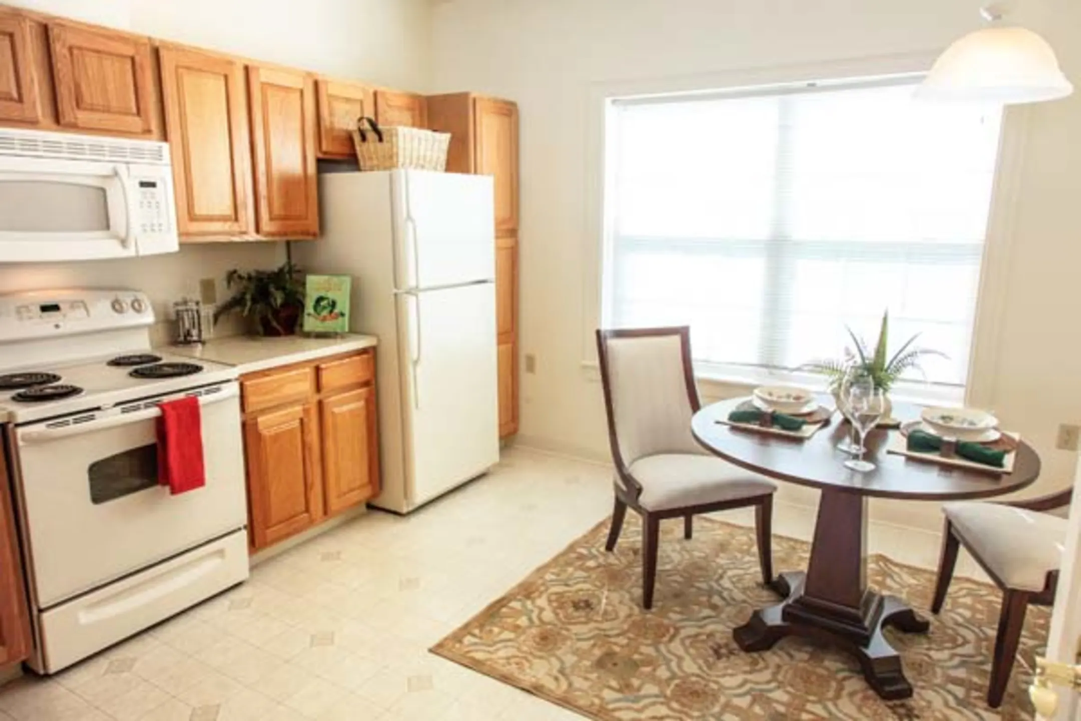 Hillcrest Senior 62+ Community 25 Gerber Rd E South Windsor, CT