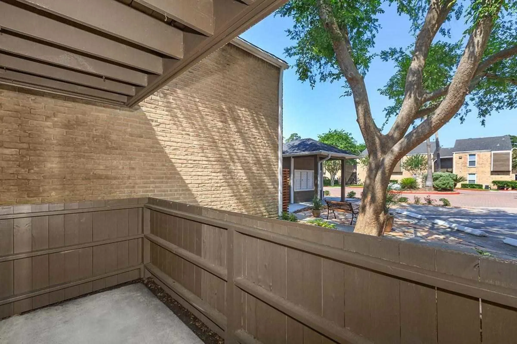 Courtyard - Woodland Hills Village - Kingwood, TX