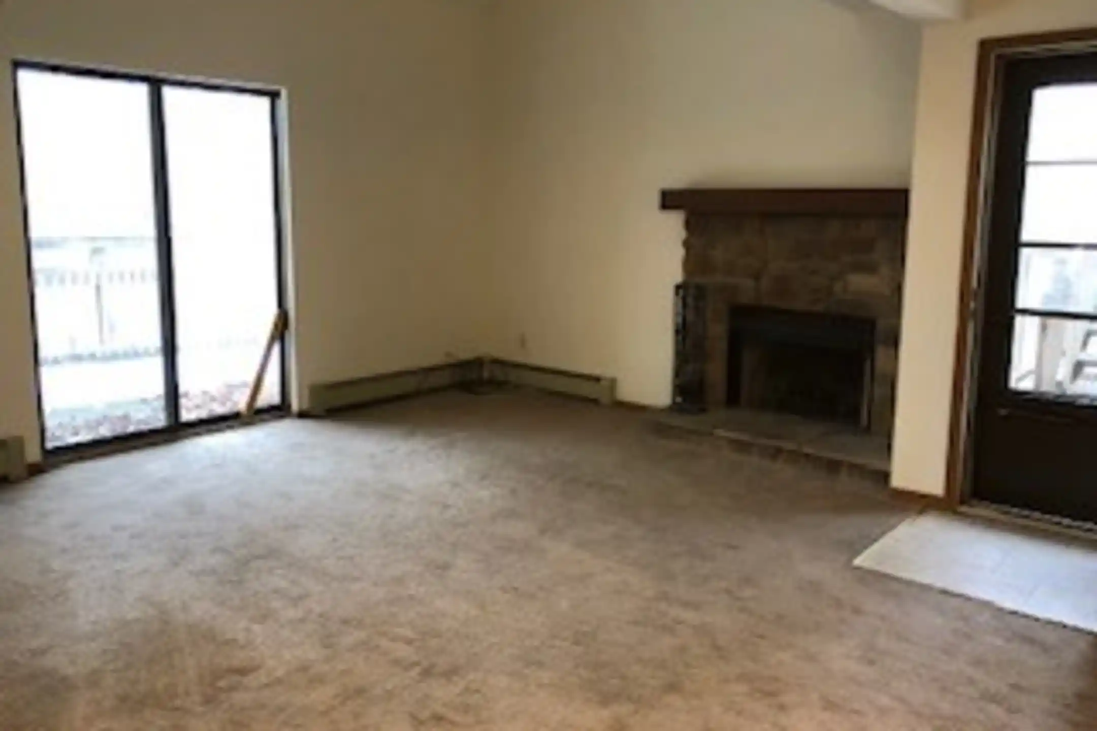 Pine Mill Ridge Apartments 22282595 Pinebrook Trail Cuyahoga Falls, OH Apartments for Rent