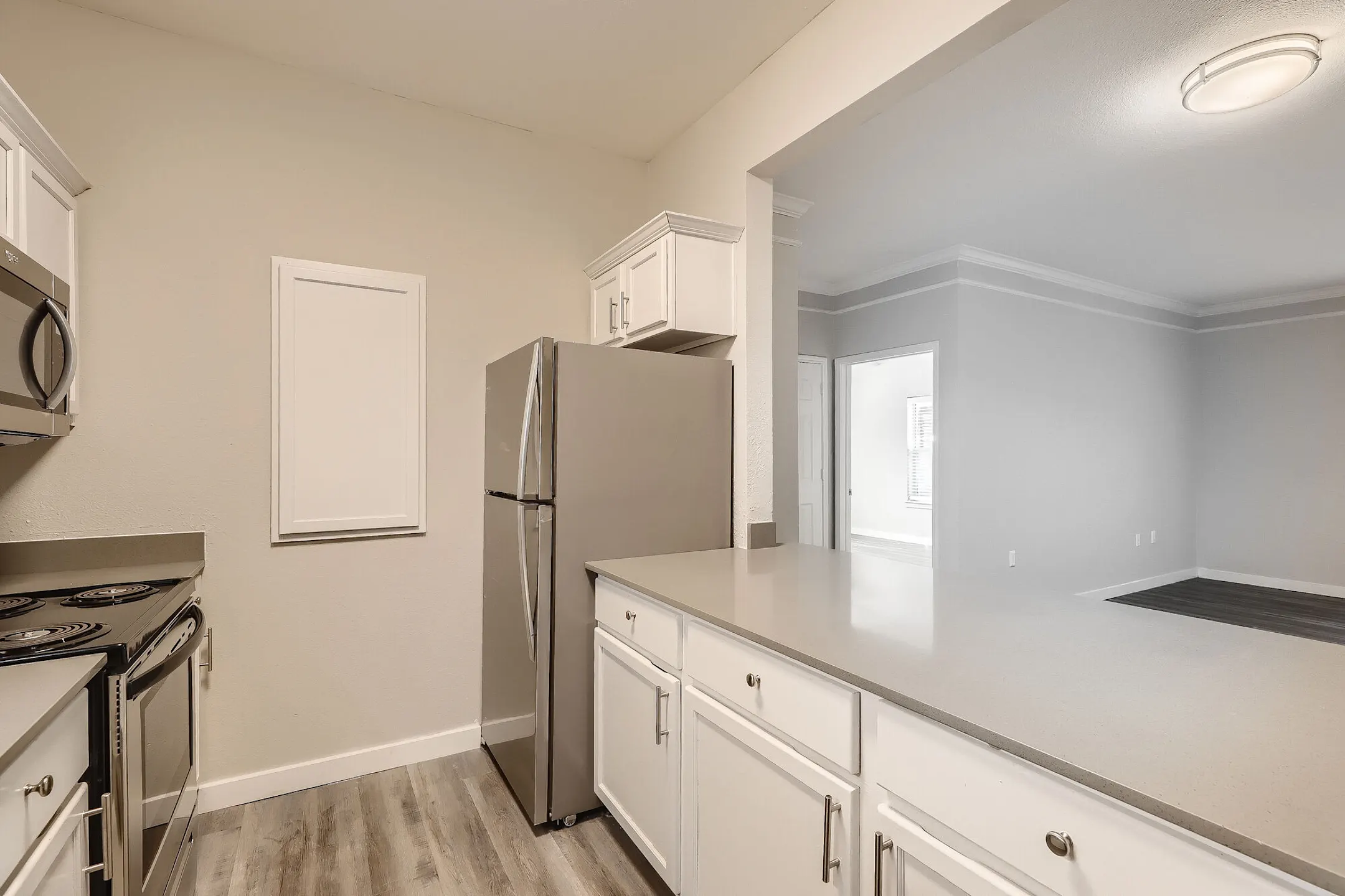 Creekwood Place Apartment Homes 485 Rolling Hills Pl Lancaster, TX