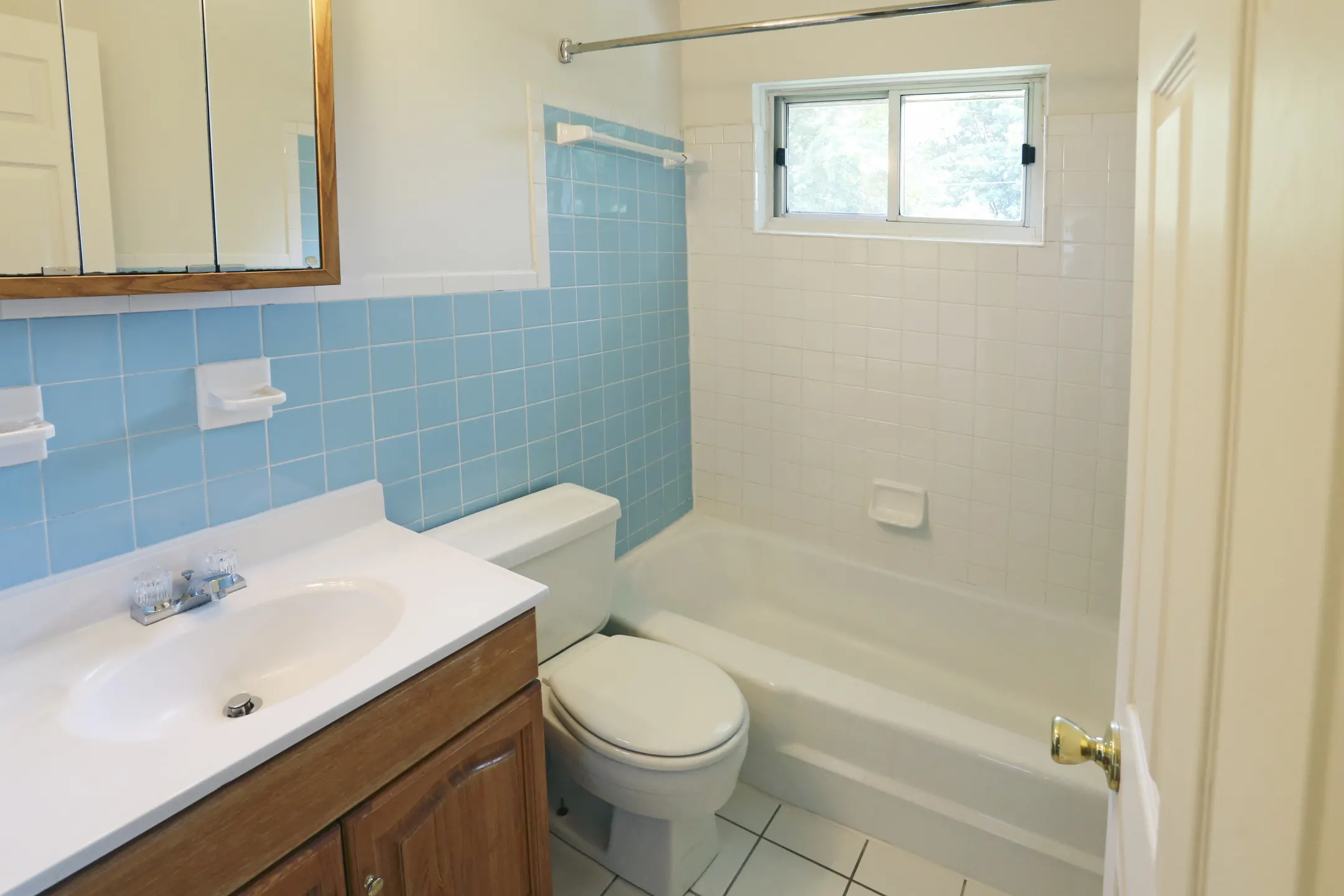 Bathroom - Westbrooke Commons - Rochester, NY
