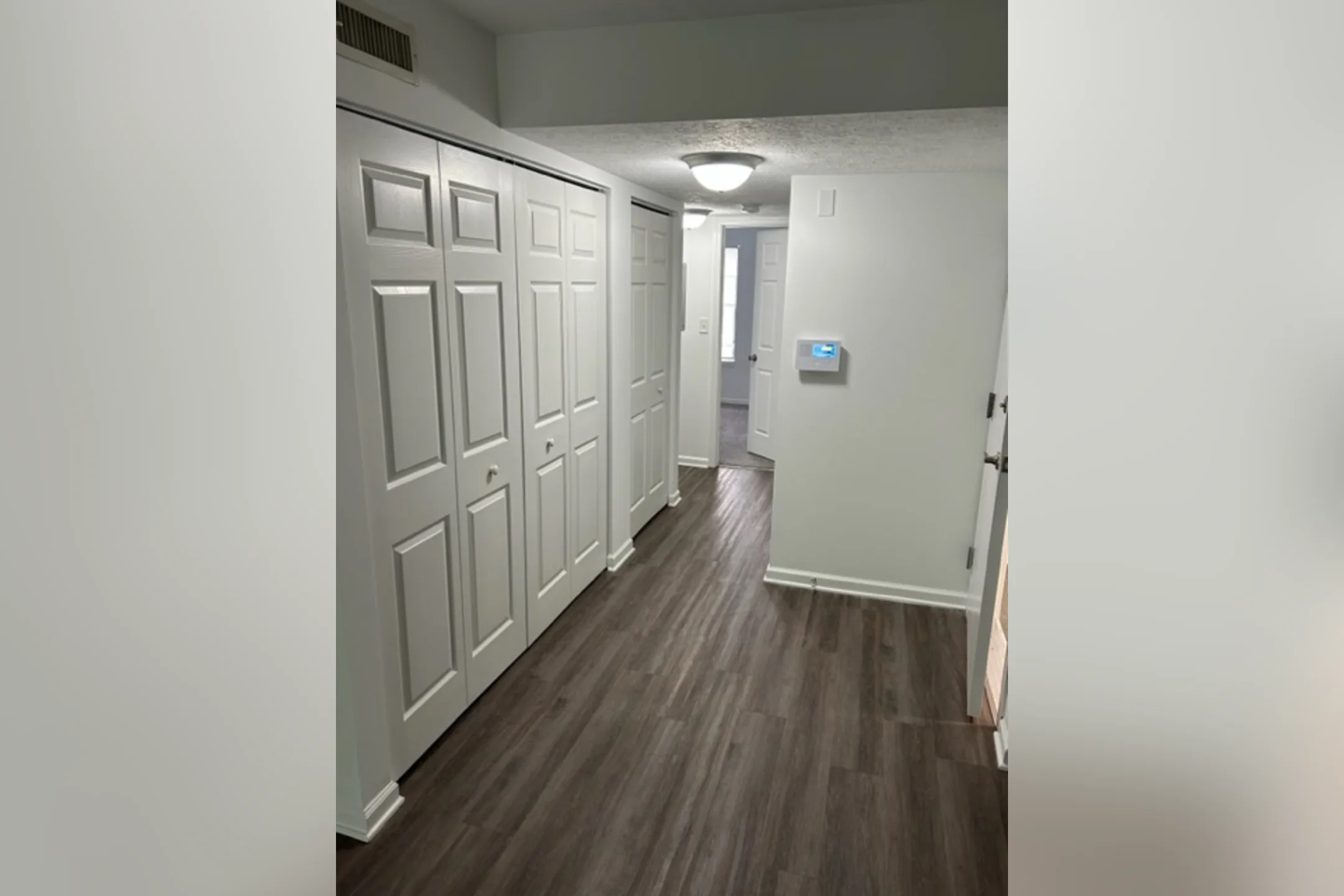 Eastlake Woods Apartments Apartments Columbus, IN 47201