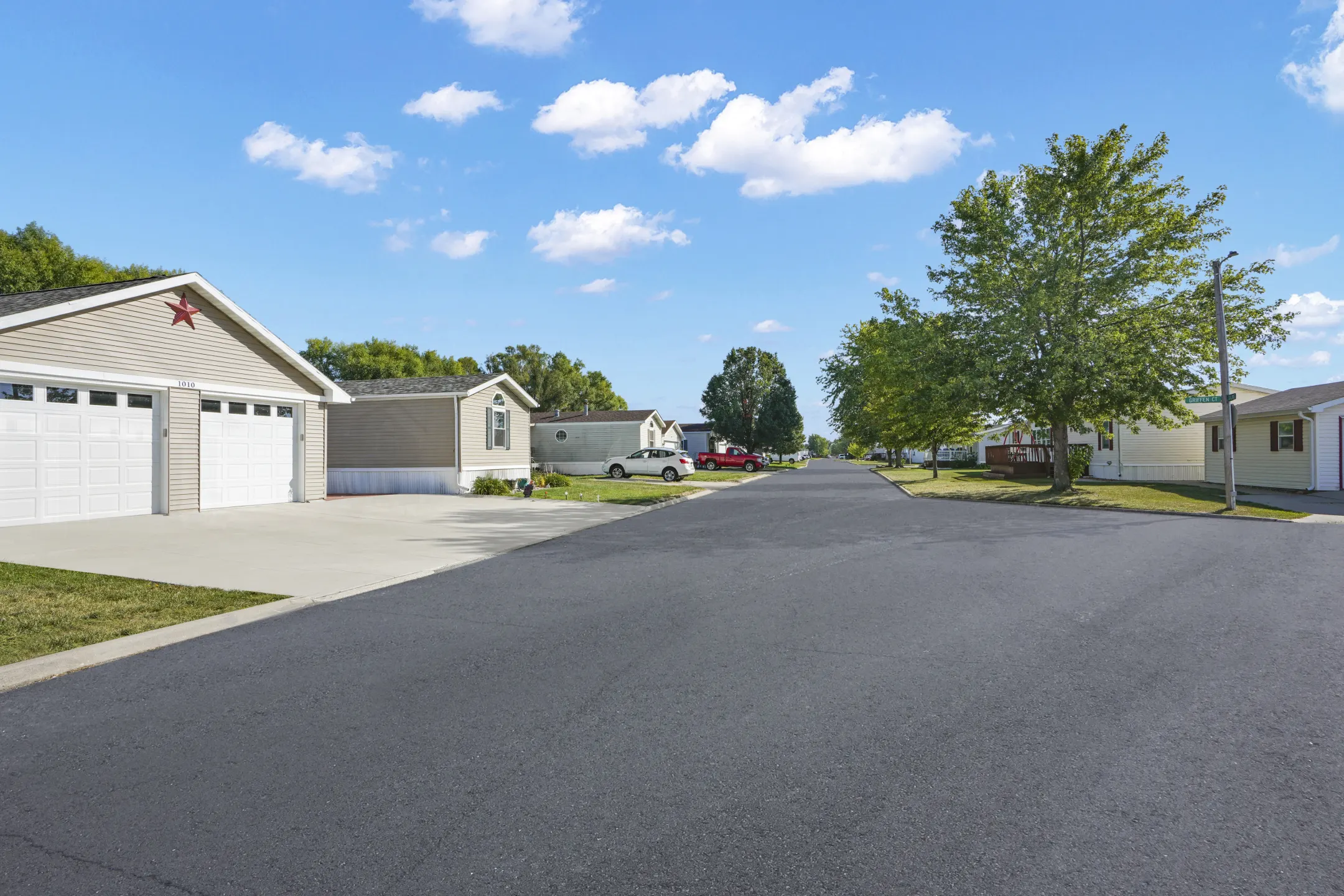 Midwest Country Estates 250 SE Laurel Street Waukee, IA Apartments