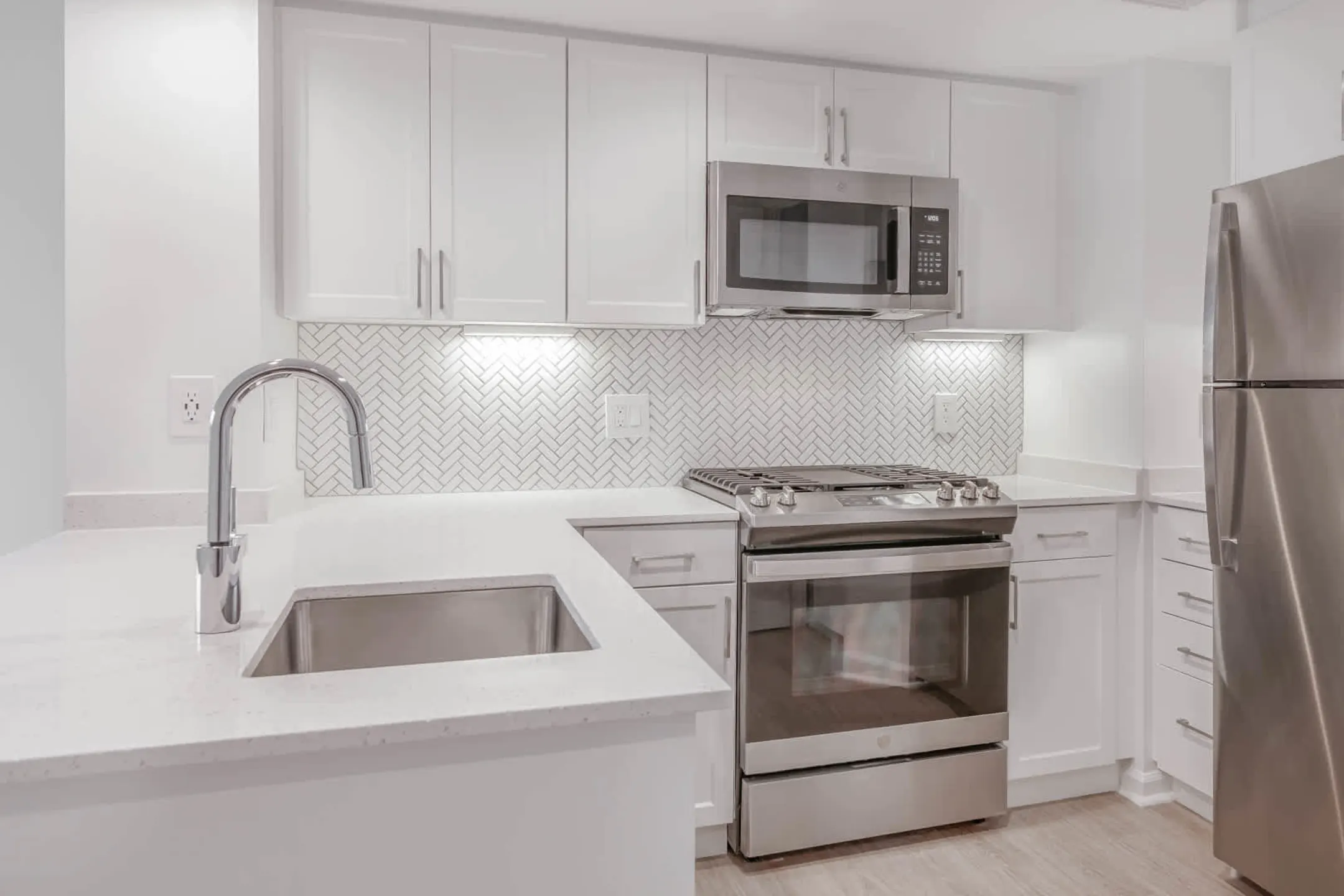 2201 Wilson Apartments Arlington, VA 22201