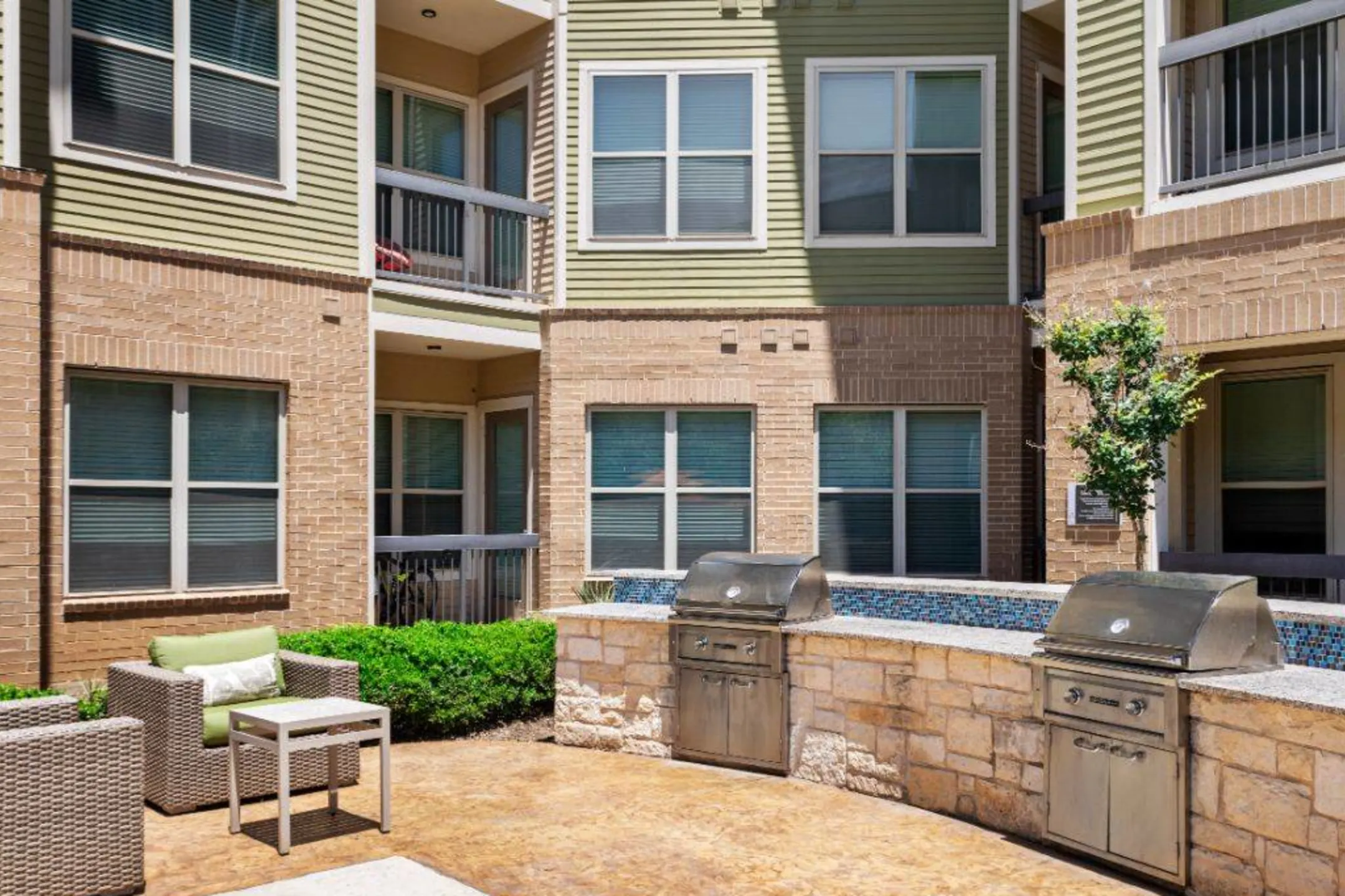 The Roosevelt at Arlington Commons Apartments Arlington, TX 76011