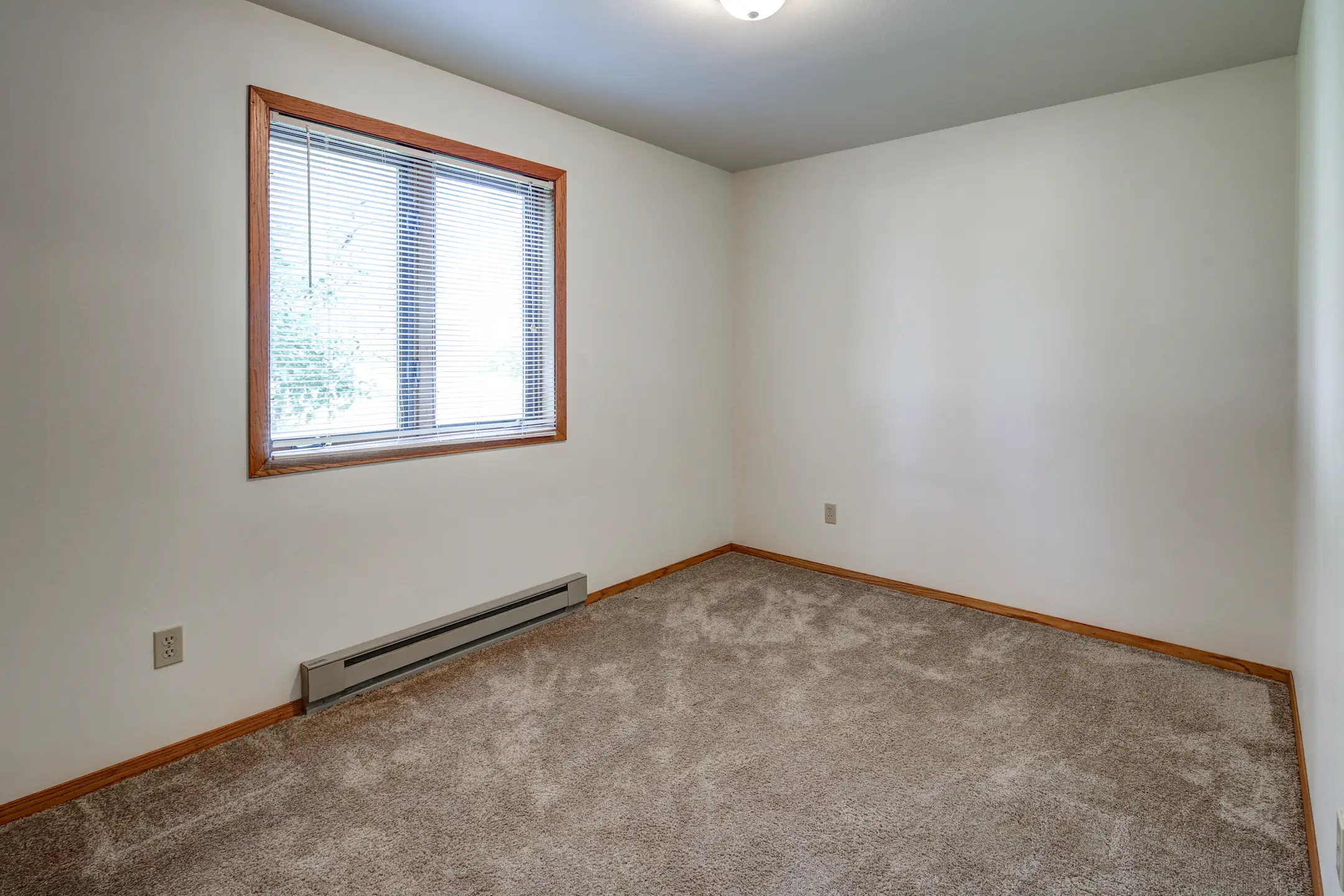 Southbreeze Apartments 624 Frances St Kaukauna, WI Apartments for