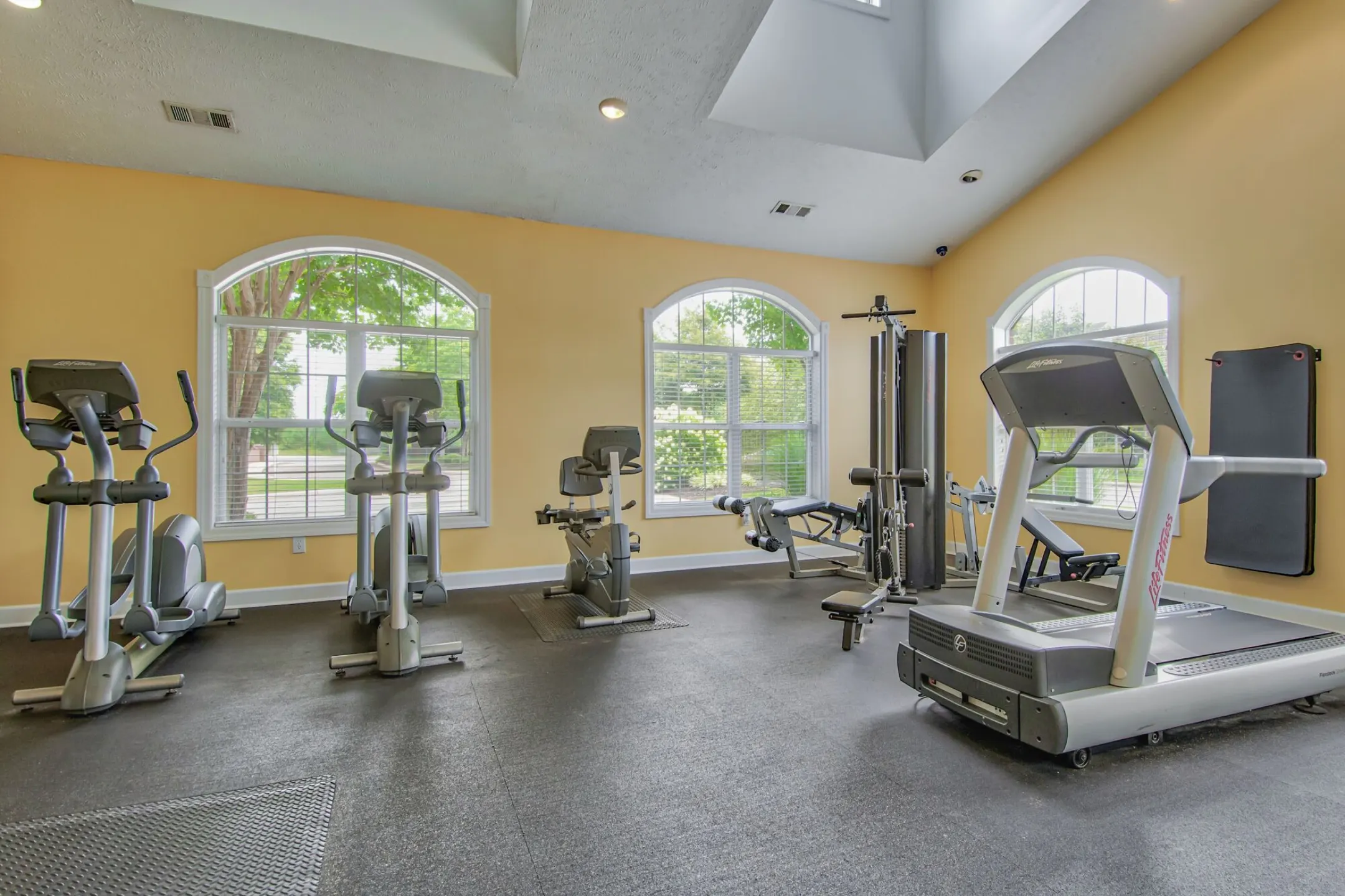 Fitness Weight Room - Ashbury Woods - Huntsville, AL