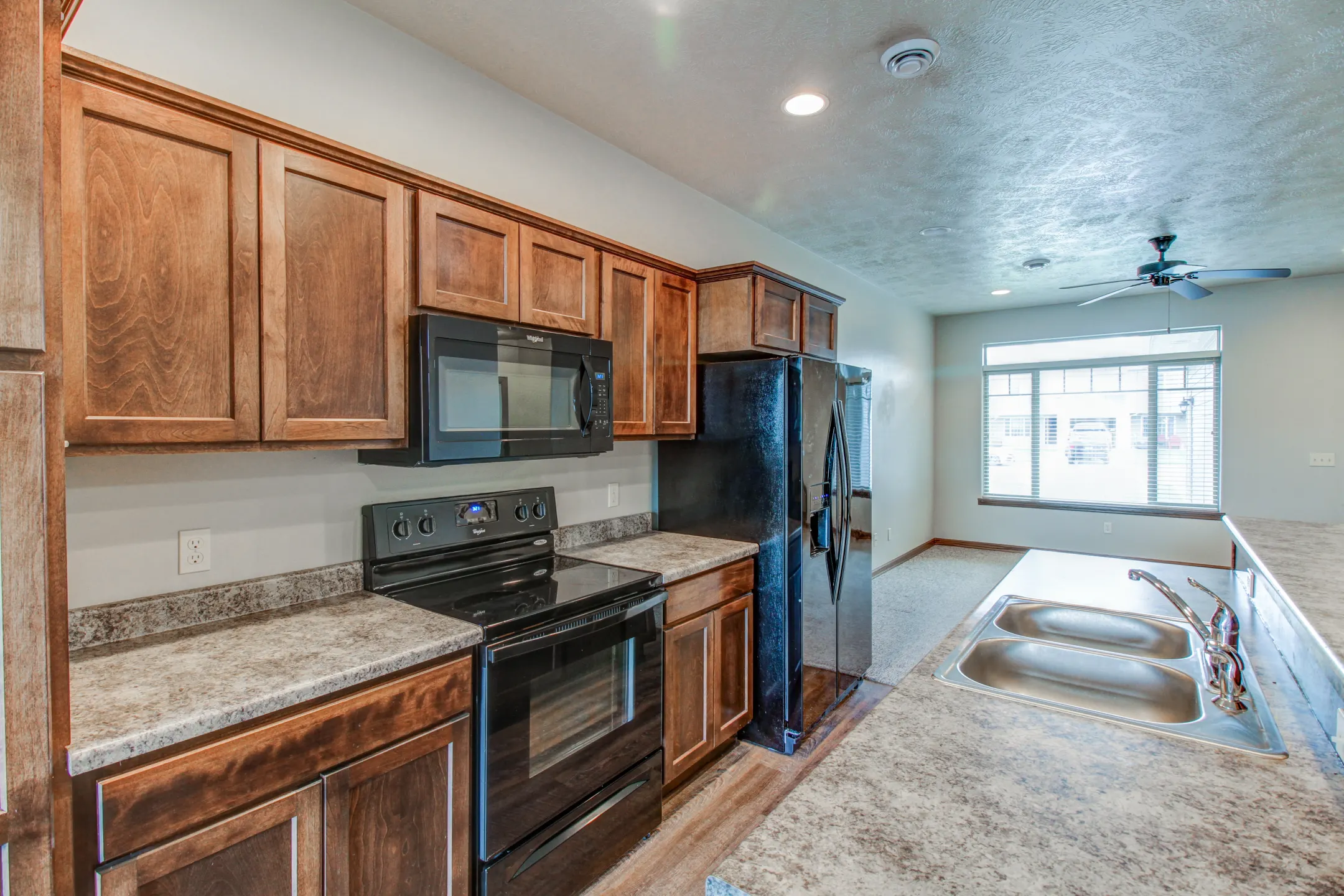 Kitchen - Bison Trail Twin Homes - Sioux Falls, SD