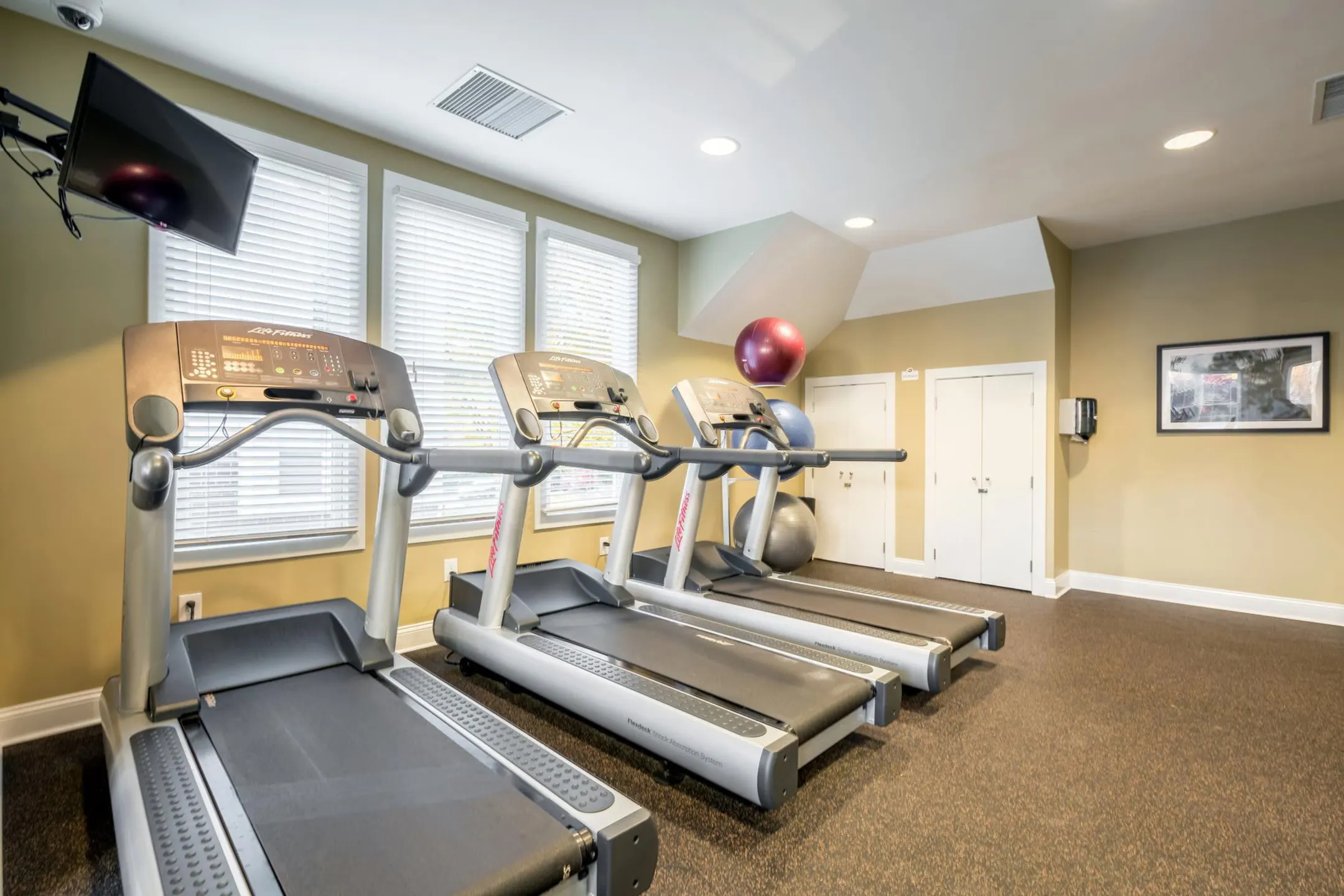 Fitness Weight Room - The Apartments At Pike Creek - Newark, DE