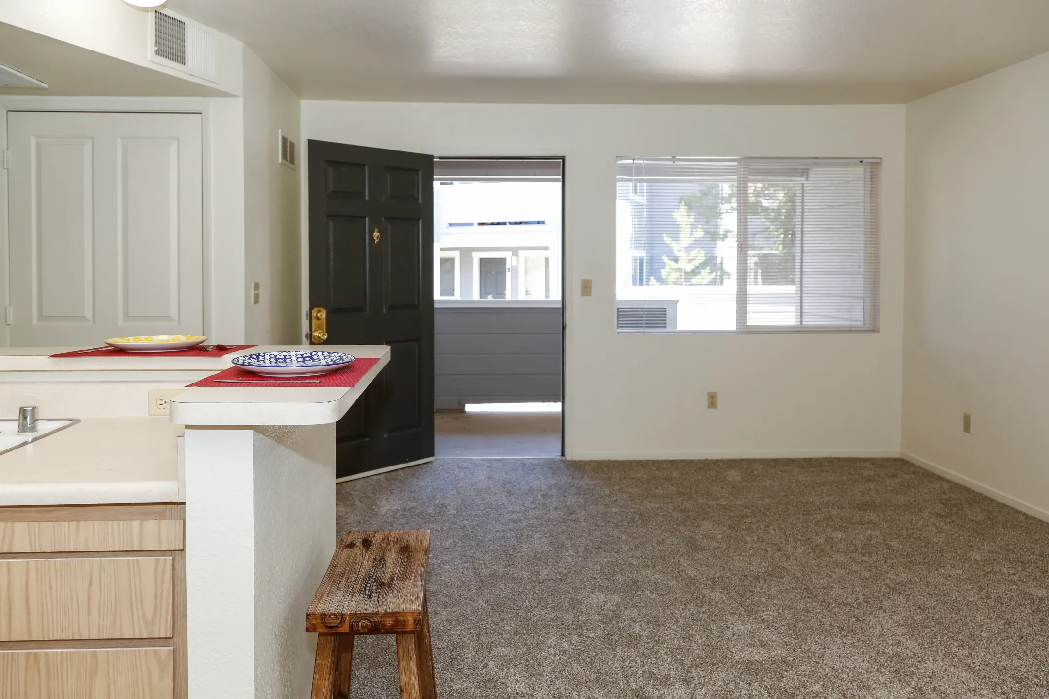 Living Room - Westcreek Apartments - Reno, NV