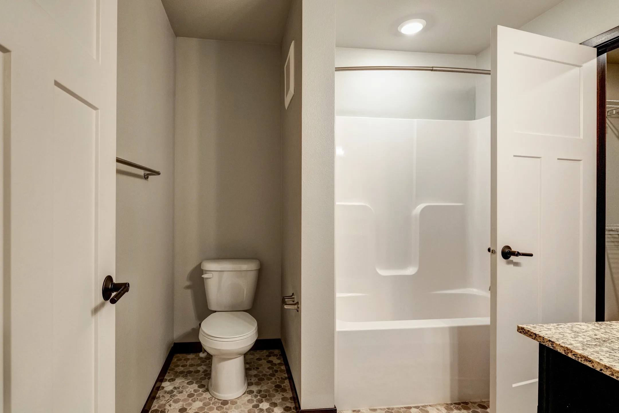 Falcon Heights Townhomes Apartments Rochester, MN 55904