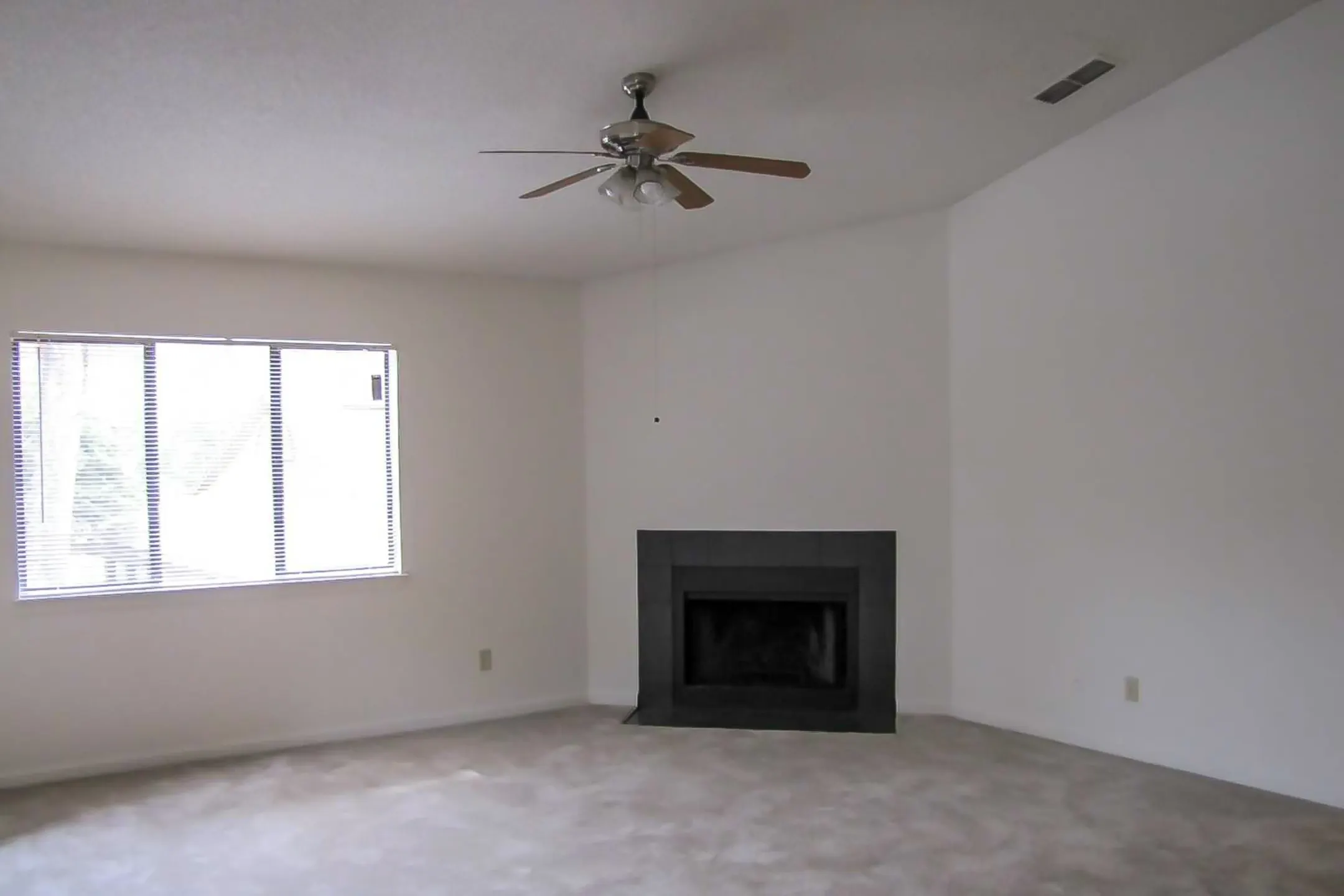 Mandarin Lanai 3909 Sunbeam Rd Jacksonville, FL Apartments for Rent