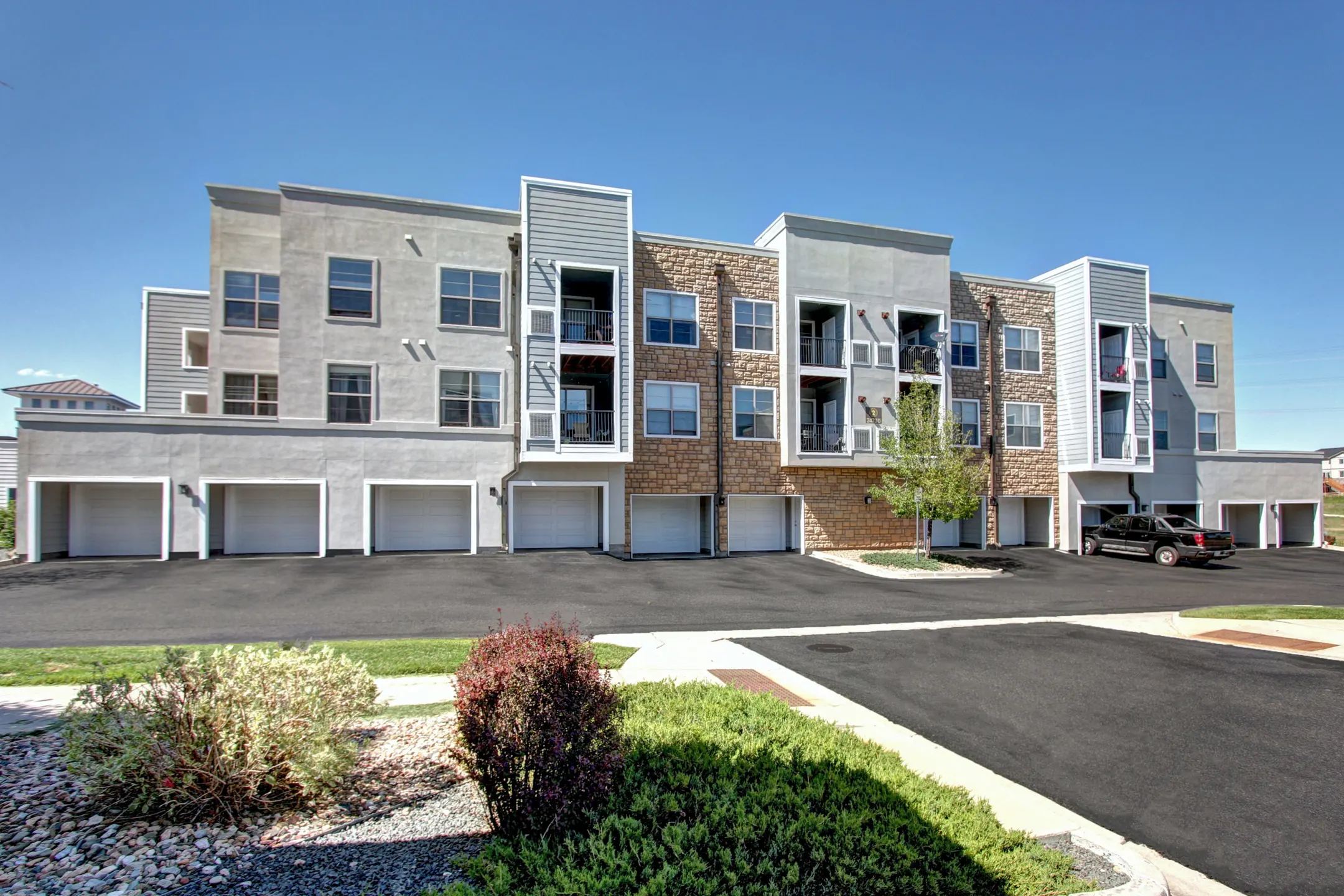 Shadow Ridge at Southlands Apartments Aurora, CO 80016