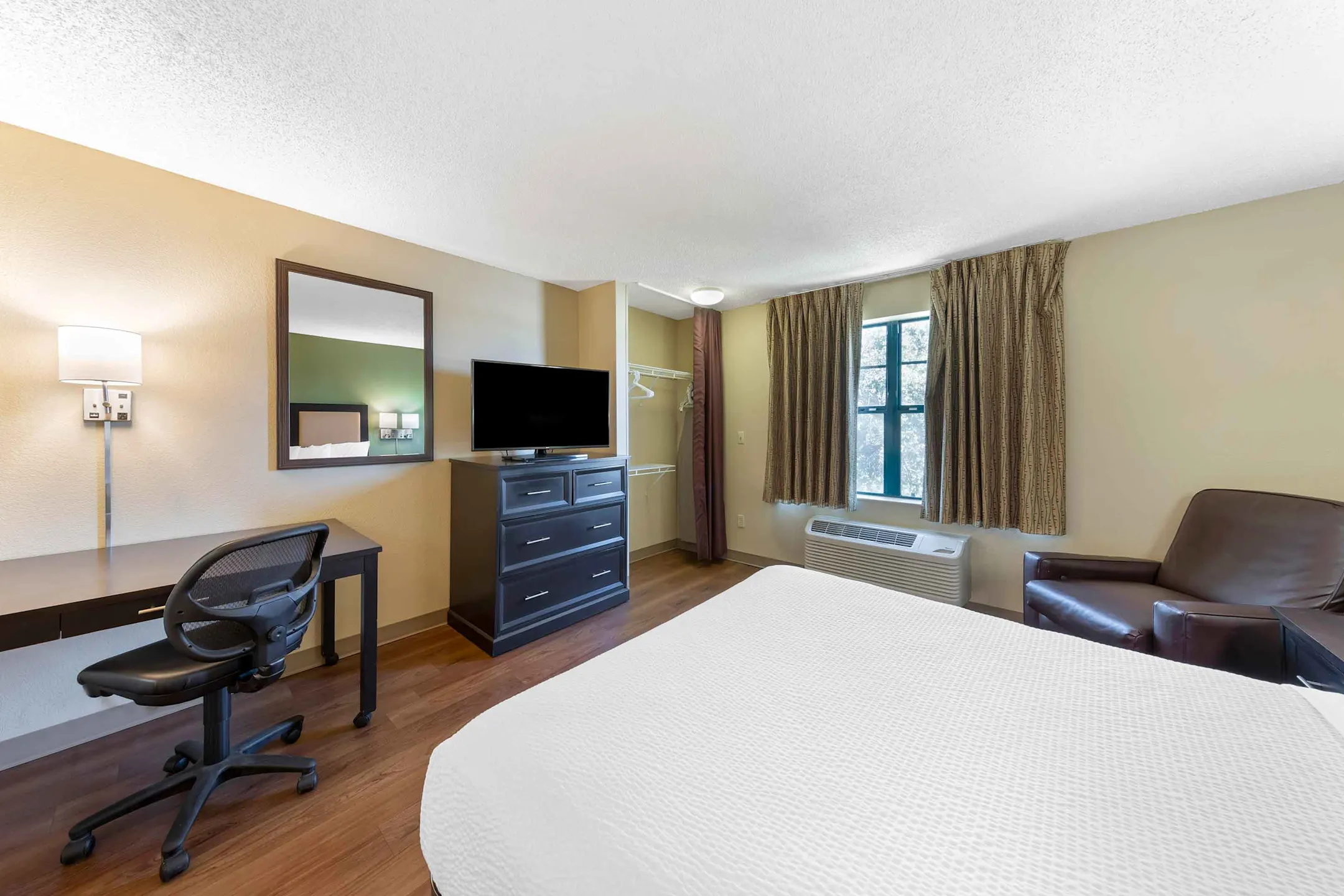 Living Room - Furnished Studio - Dallas - DFW Airport N. - Irving, TX