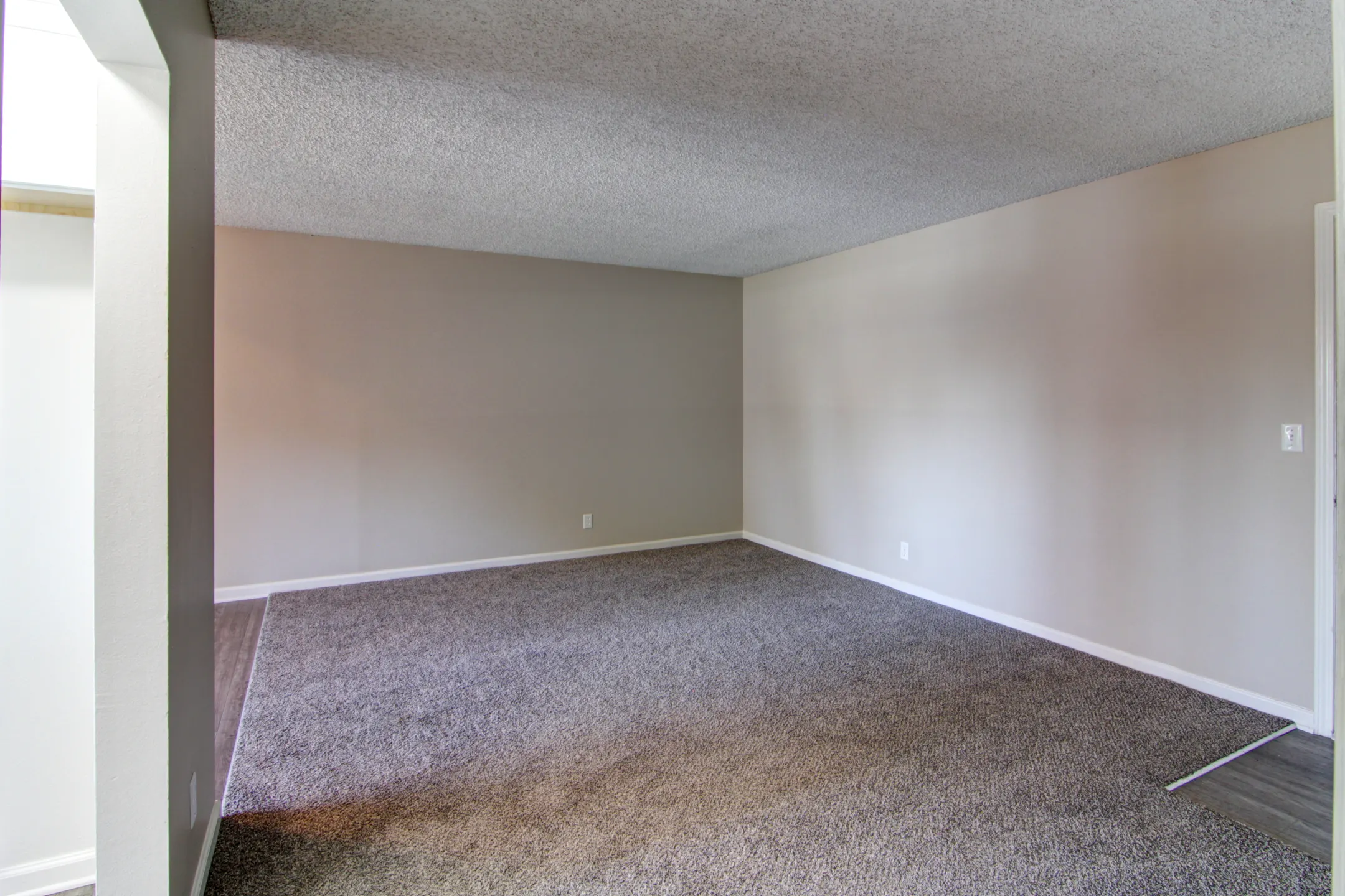 Regency Plaza Apartments Apartments Anaheim, CA 92802