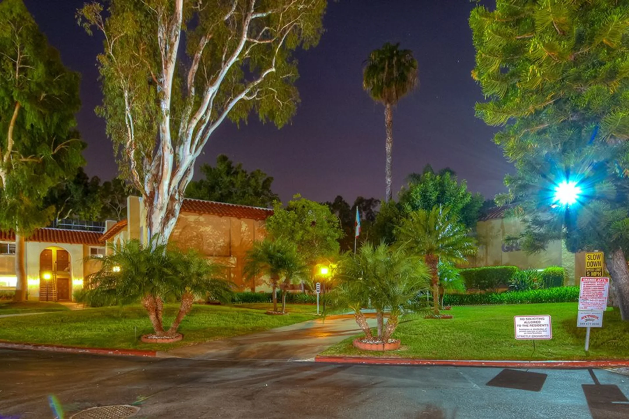 Grande Apartments Apartments Fountain Valley, CA 92708