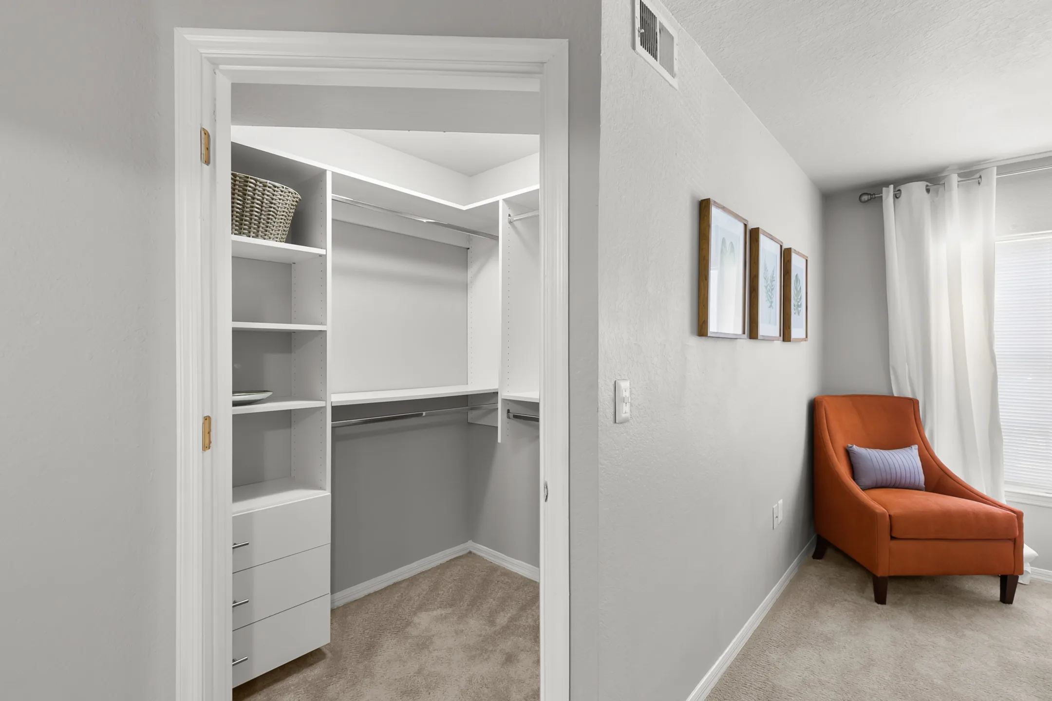 The Falls at New Tampa Apartments Temple Terrace, FL 33637