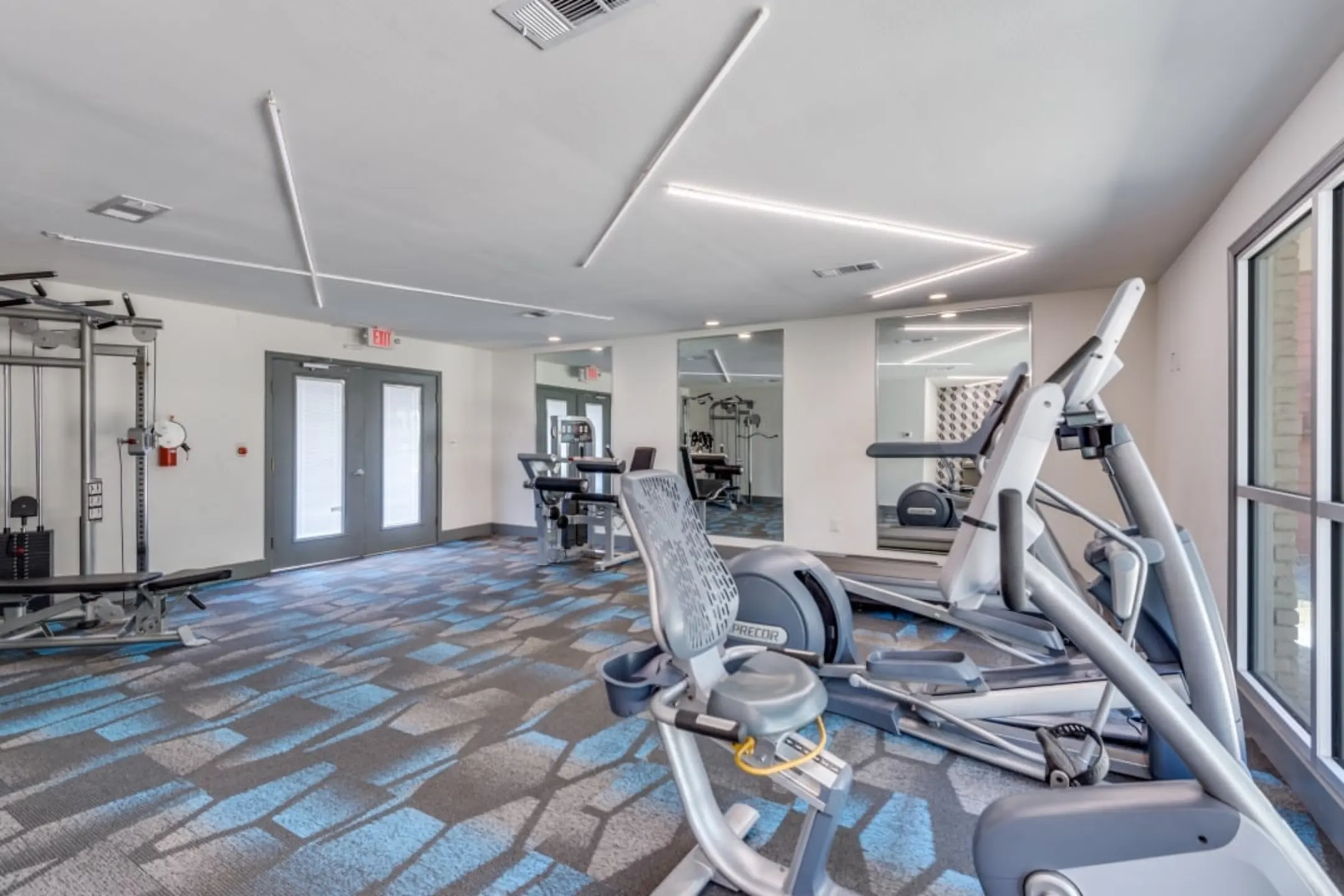Fitness Weight Room - Infinity on the Oaks - Dallas, TX