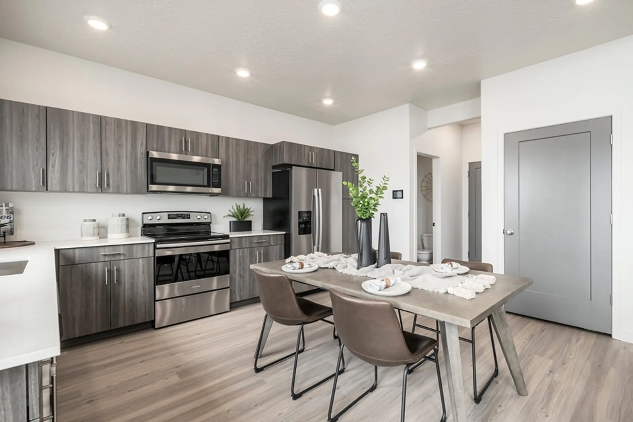 Banner Hill 15542 Plentiful Way Bluffdale, UT Townhomes for Rent