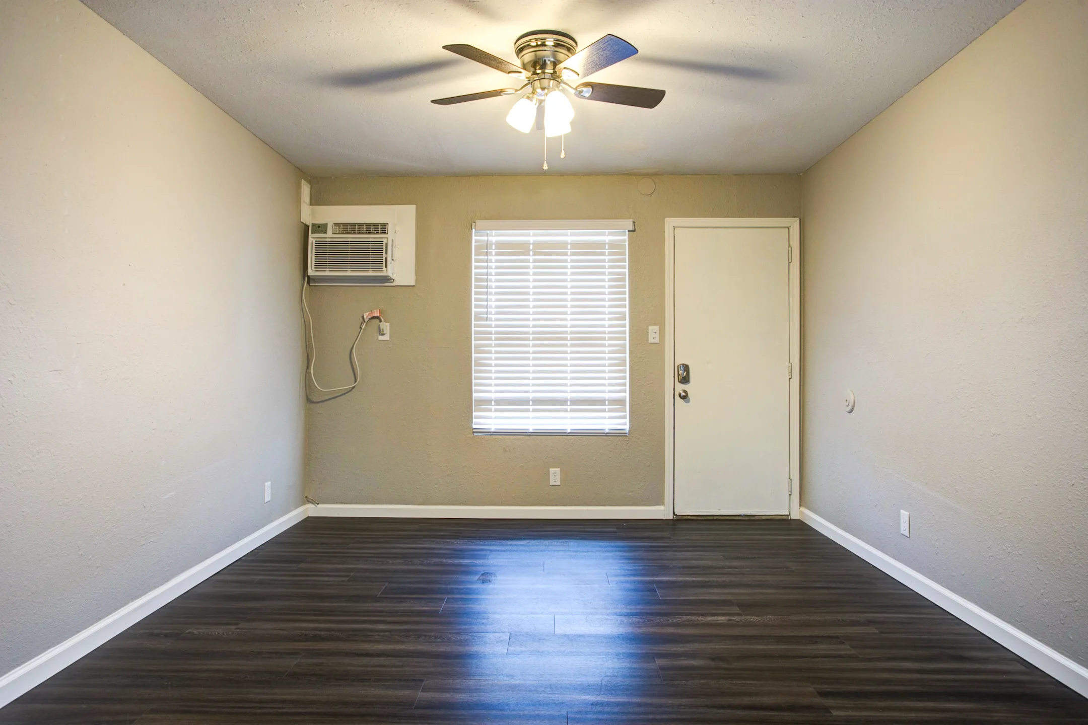 Eastview Apartments 2120 S Ingram Mill Rd Springfield, MO