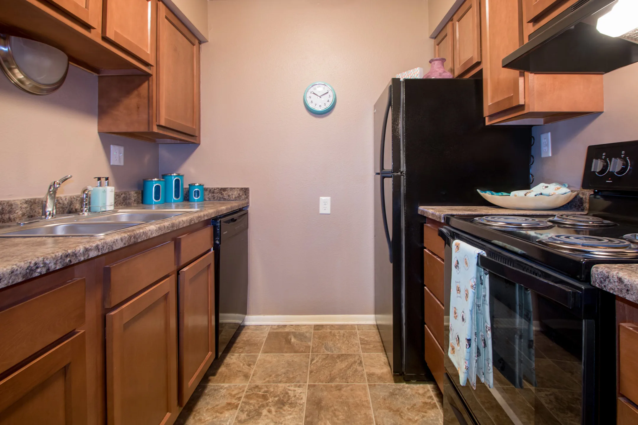 Royalwood Apartments Omaha, NE 68144