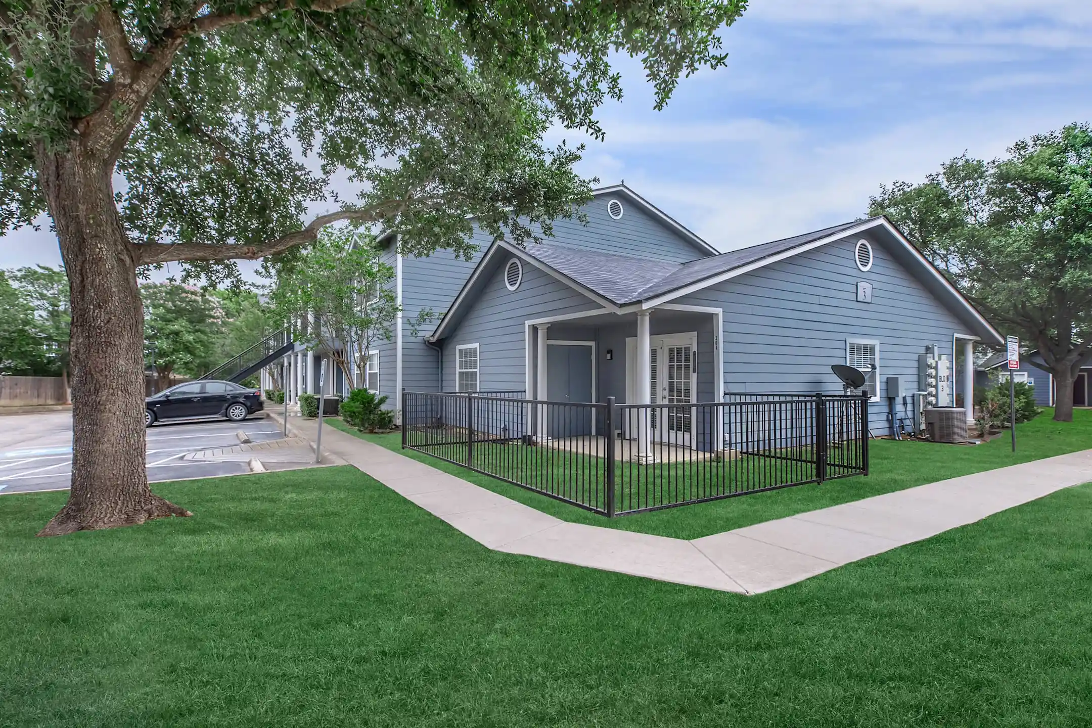 Shadow Creek Apartments Converse, TX 78109