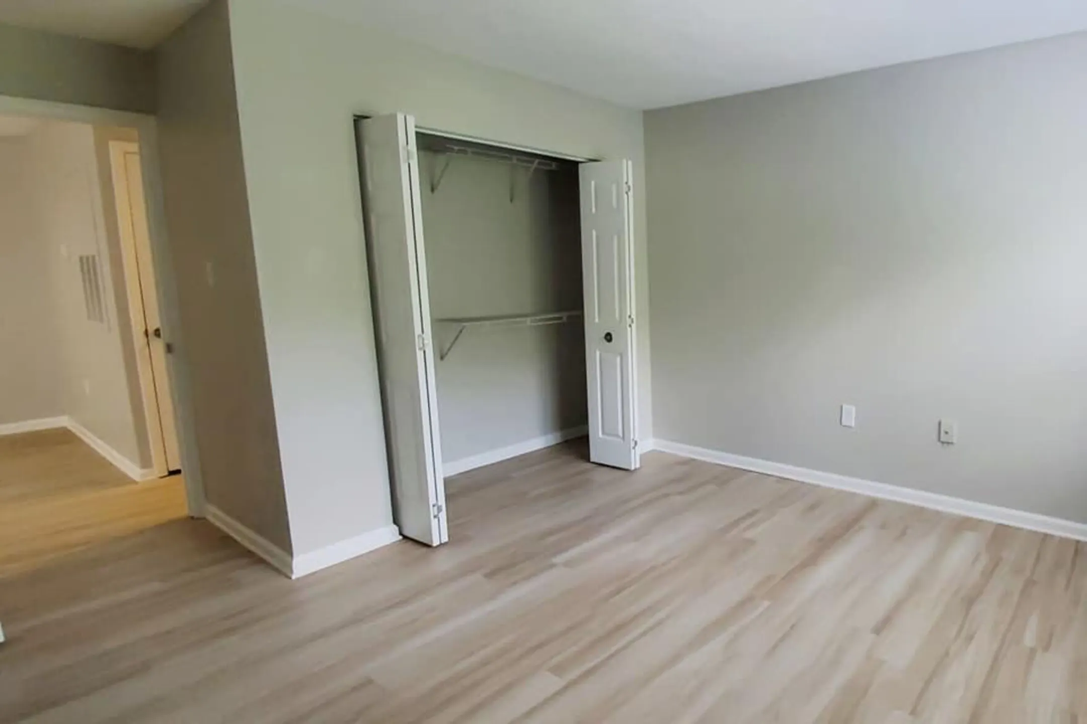 Summerfield Apartments 2352 Township Rd Charlotte, NC Apartments