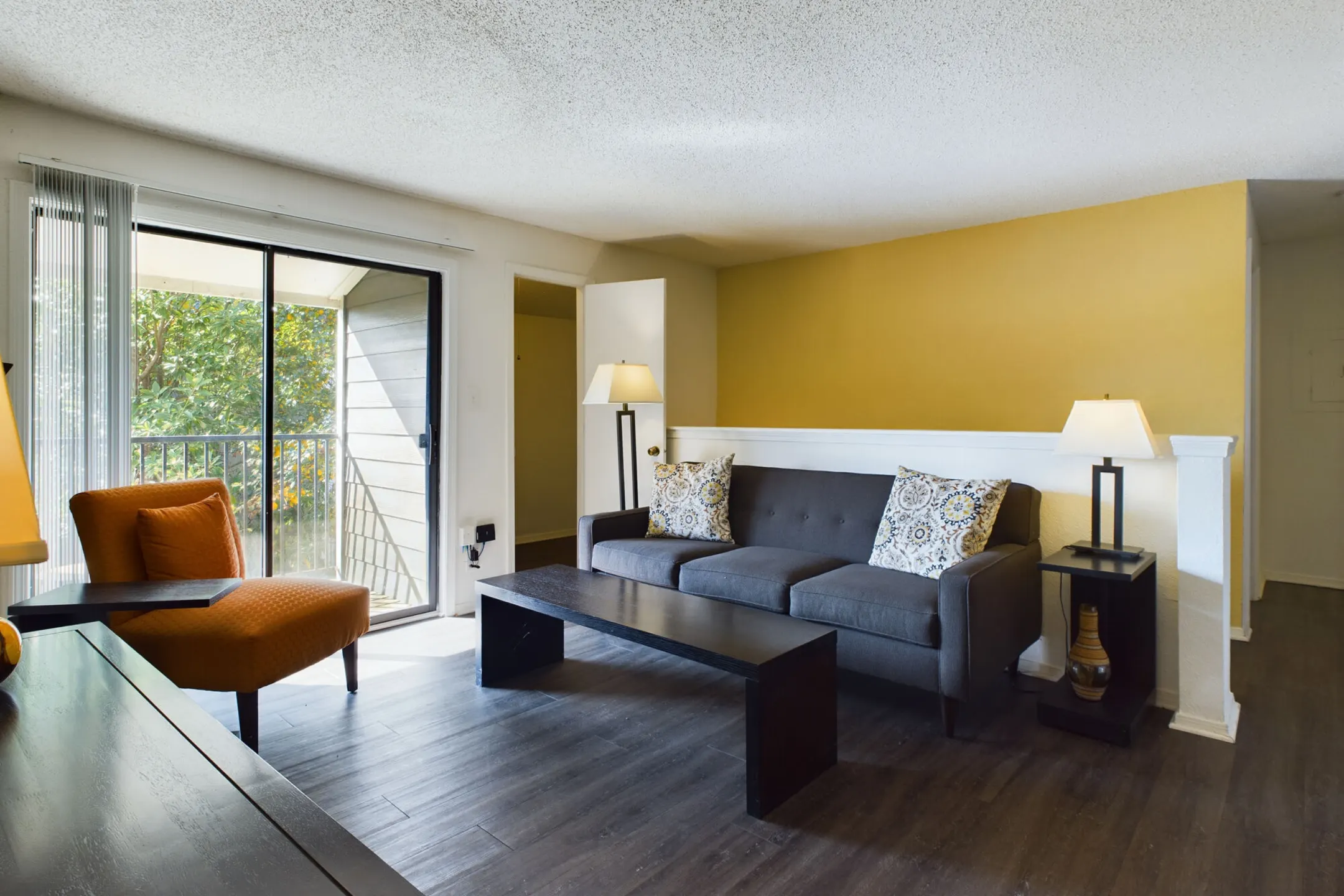 Living Room - Raintree Apartments - Lexington, KY