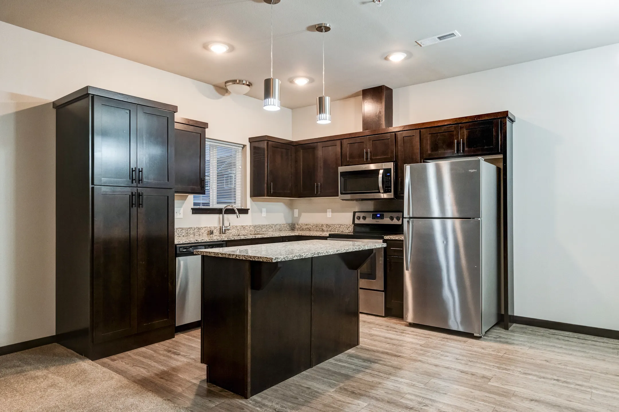 Falcon Heights Townhomes Apartments Rochester, MN 55904