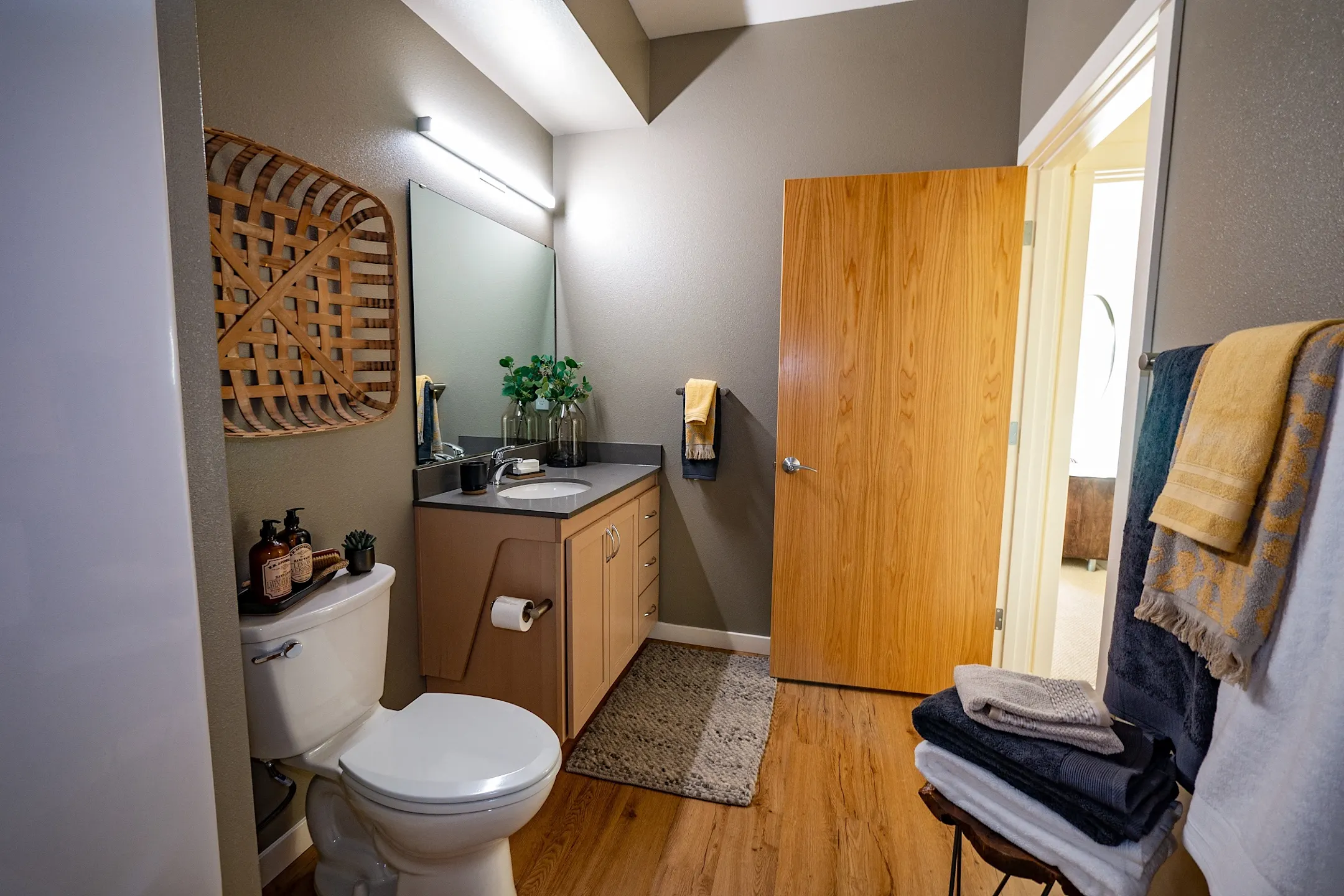 Amazon Corner Apartments 3195 Hilyard St Eugene, OR Apartments for