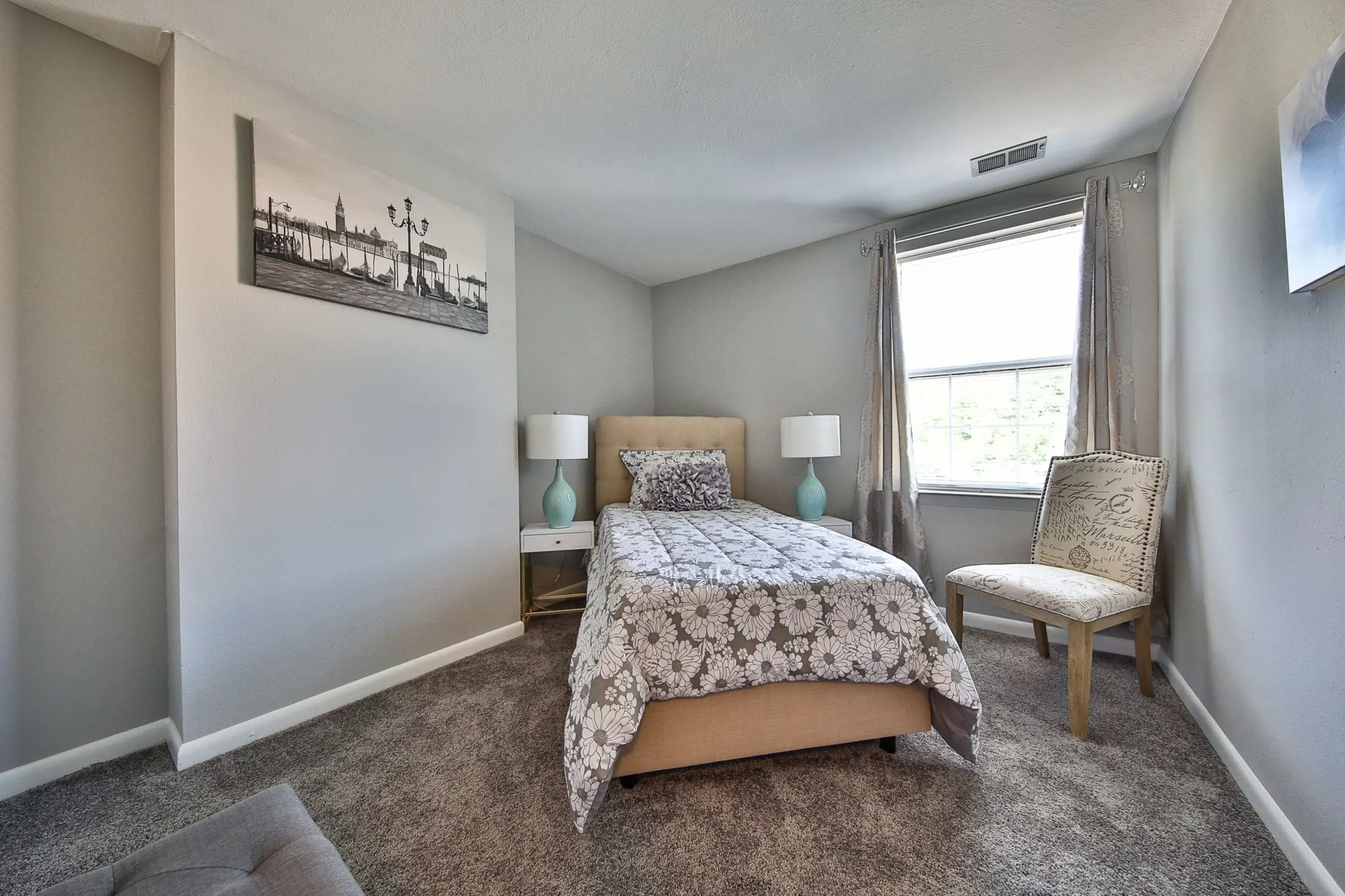 Bedroom - Northbrook Apartments - Philadelphia, PA