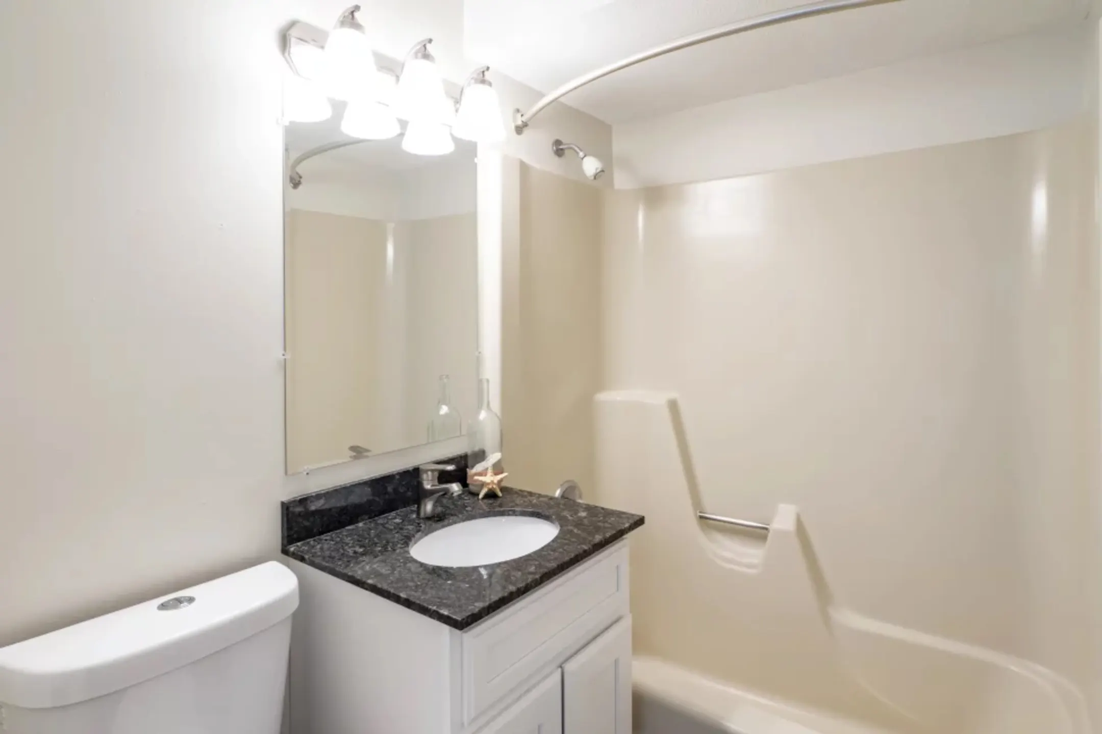 Fox Hill Apartments Apartments Enfield, CT 06082