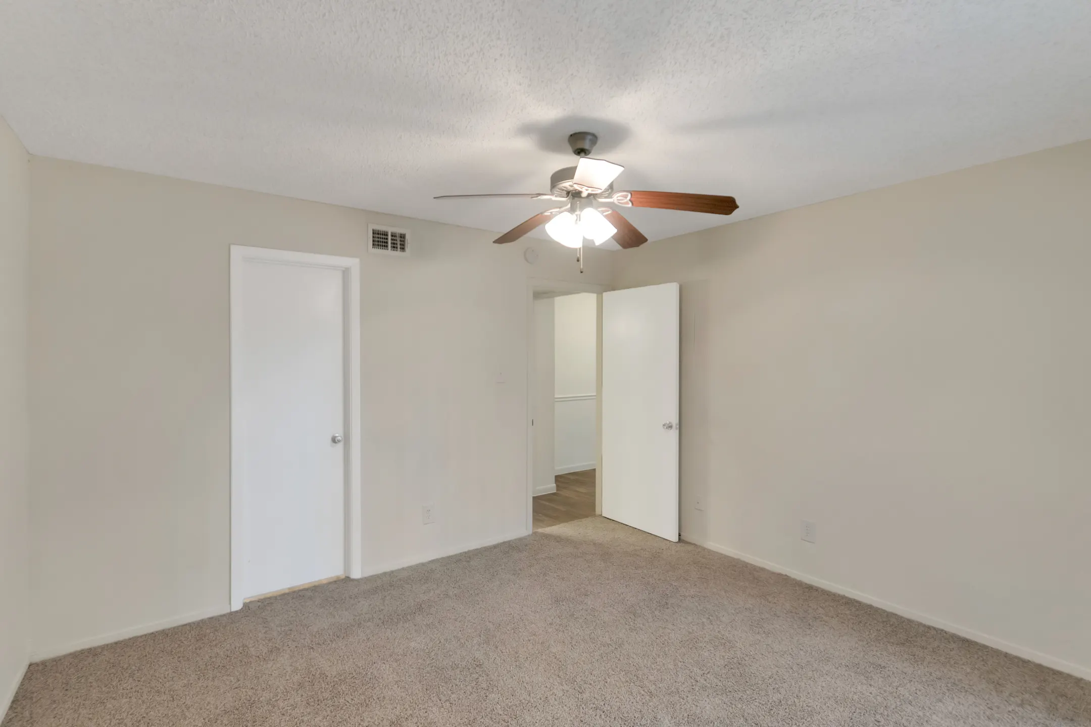 Oaks At Duck Creek Apartments - Garland, Tx 75043